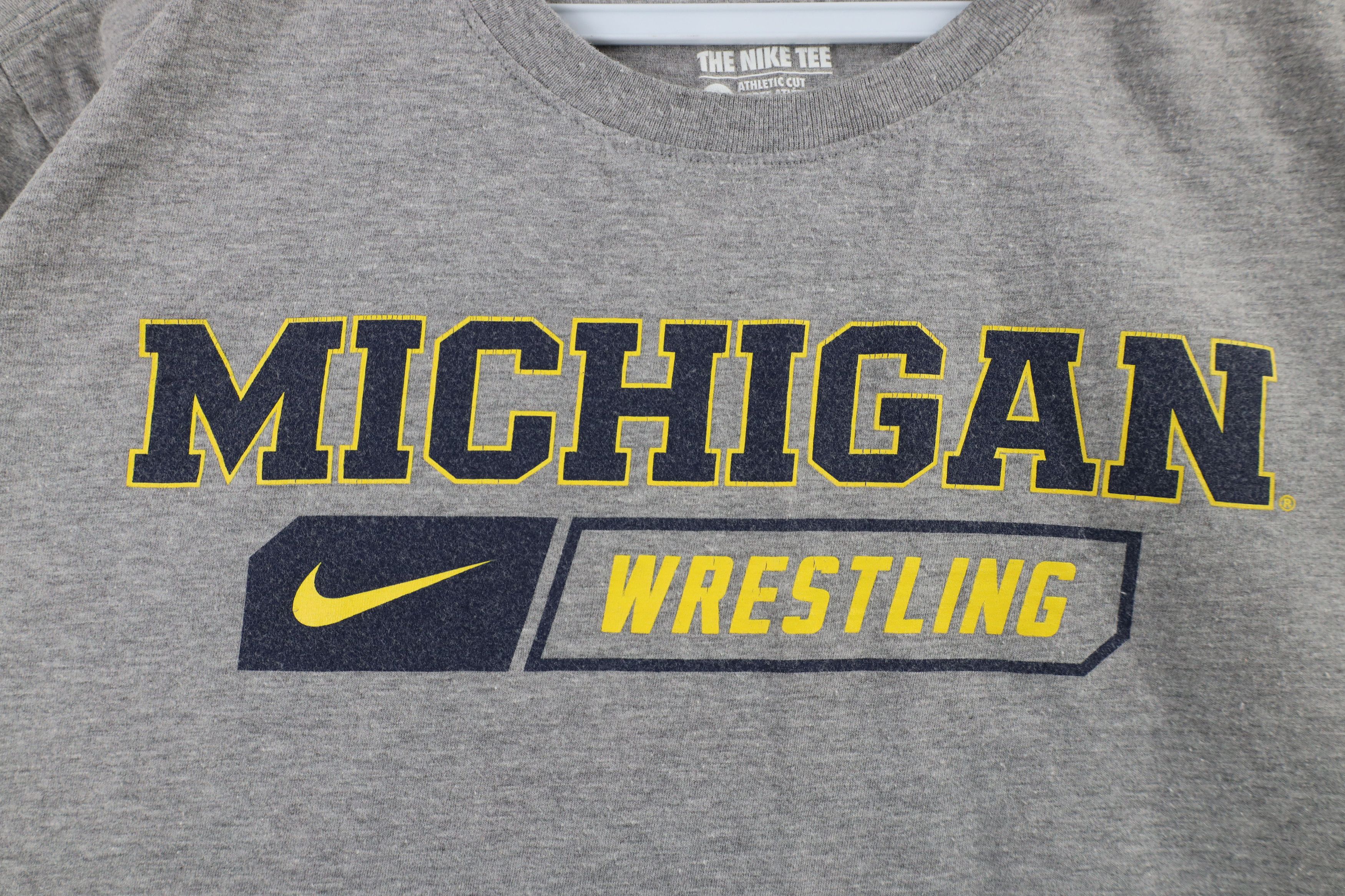 Nike × Vintage Nike Issued University of Michigan Wrestling T-Shirt Gray Size US L / EU 52-54 / 3 - 4 Thumbnail