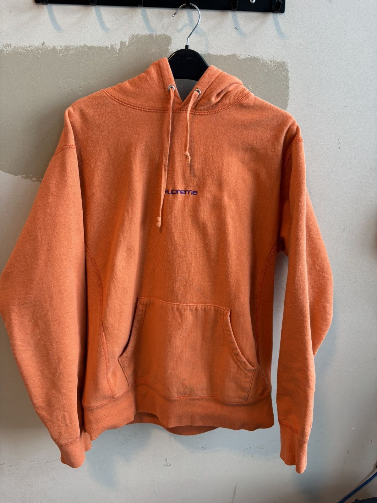 Supreme Small Logo Hoodie ( FW 17 )