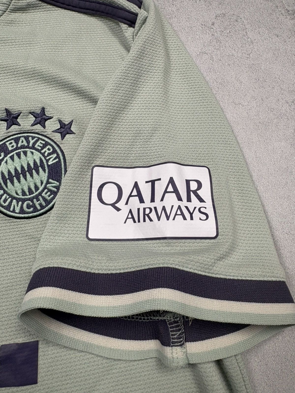 Adidas Bayern Munich Robben #10 2018/19 Football Jersey Adidas M Size US M / EU 48-50 / 2 - 11 Thumbnail