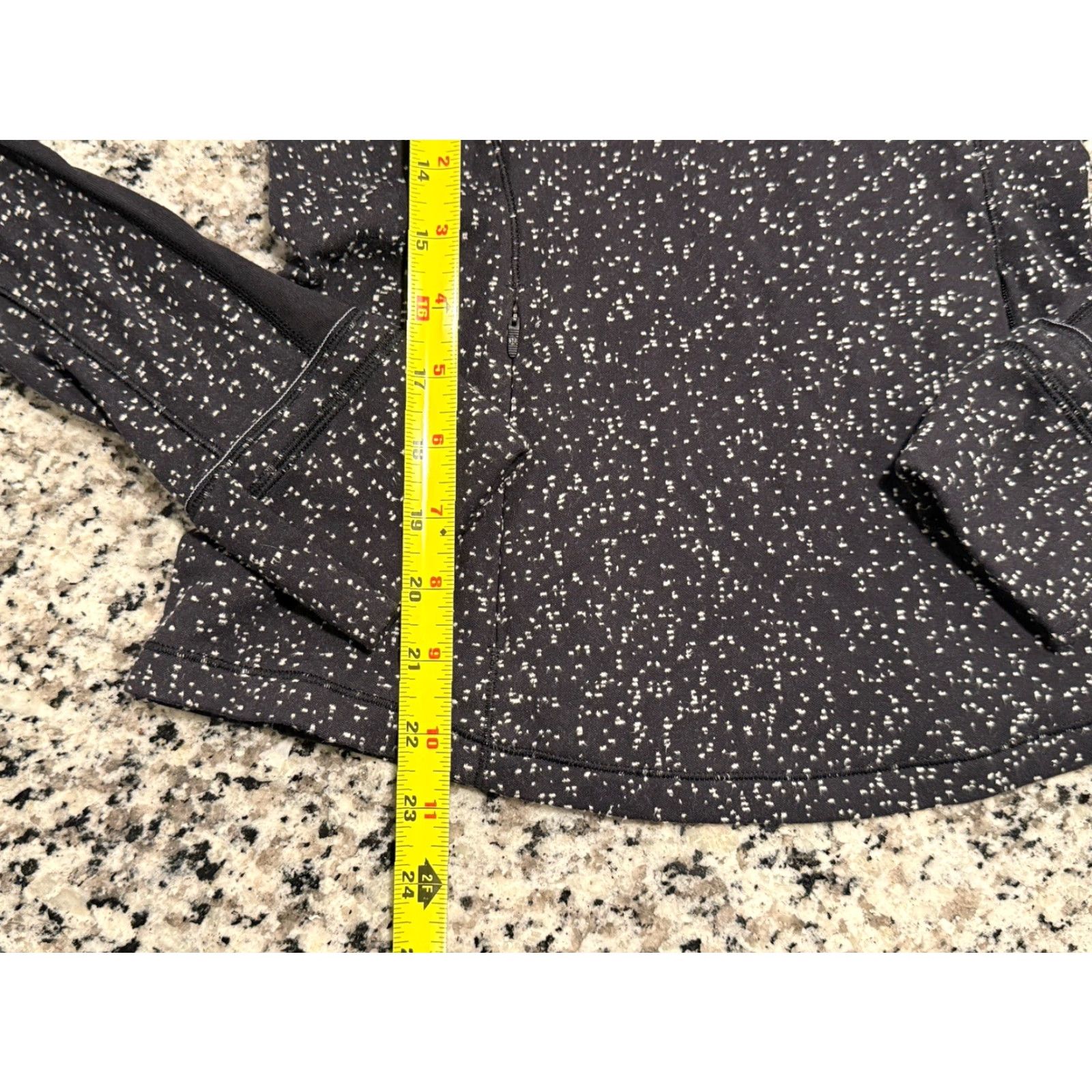 Lululemon **Lululemon Run Briskly Top Black 1/2 Zip Magnetized Jacquard Sz 4** User: Lululemon Run Briskly Top Black 1/2 Zip Magnetized Jacquard Sz 4 Size S / US 4 / IT 40 - 6 Thumbnail