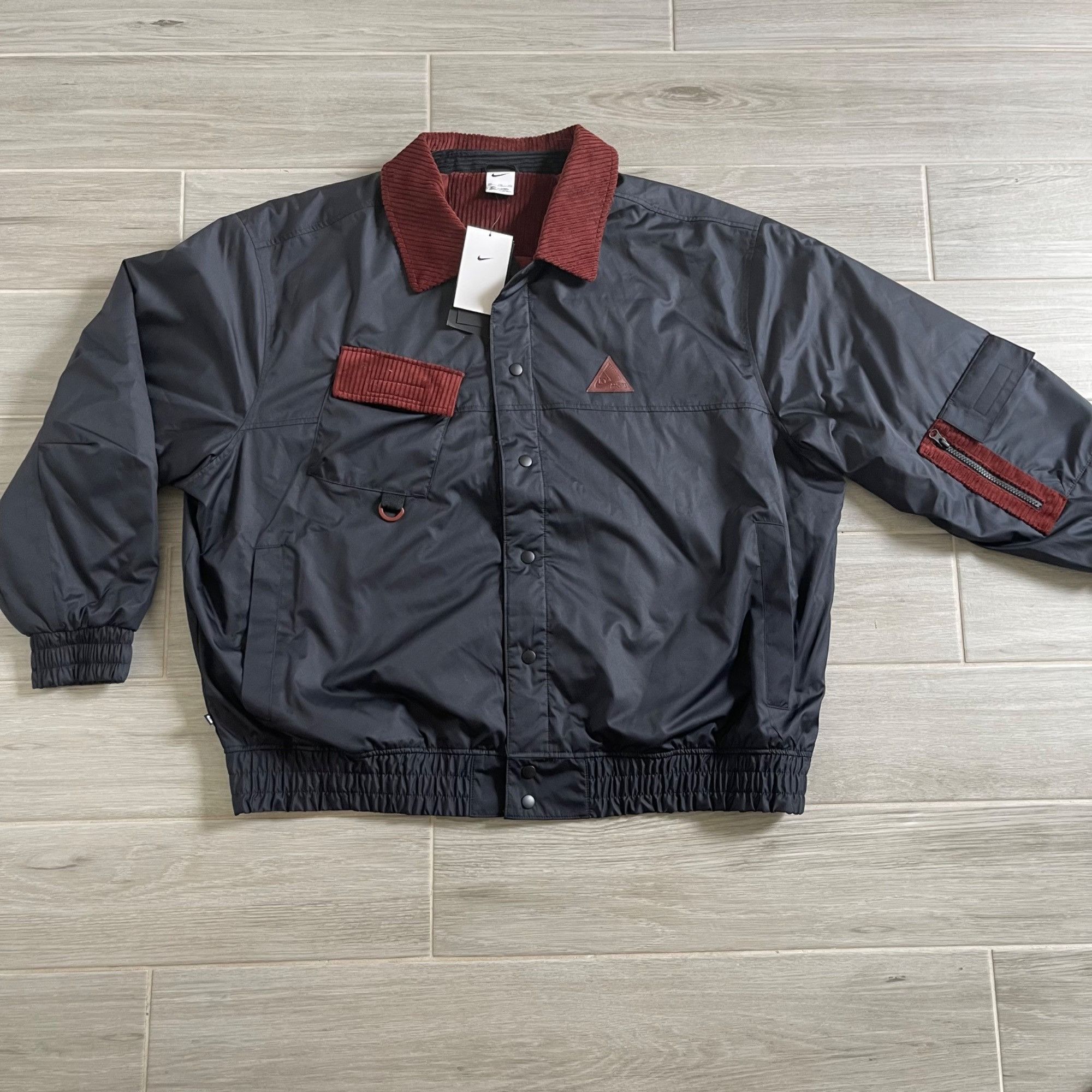 Nike $175 NWT NIKE KYRIE IRVING BASKETBALL BOMBER JACKET SZ XL Size US XL / EU 56 / 4 - 3 Thumbnail
