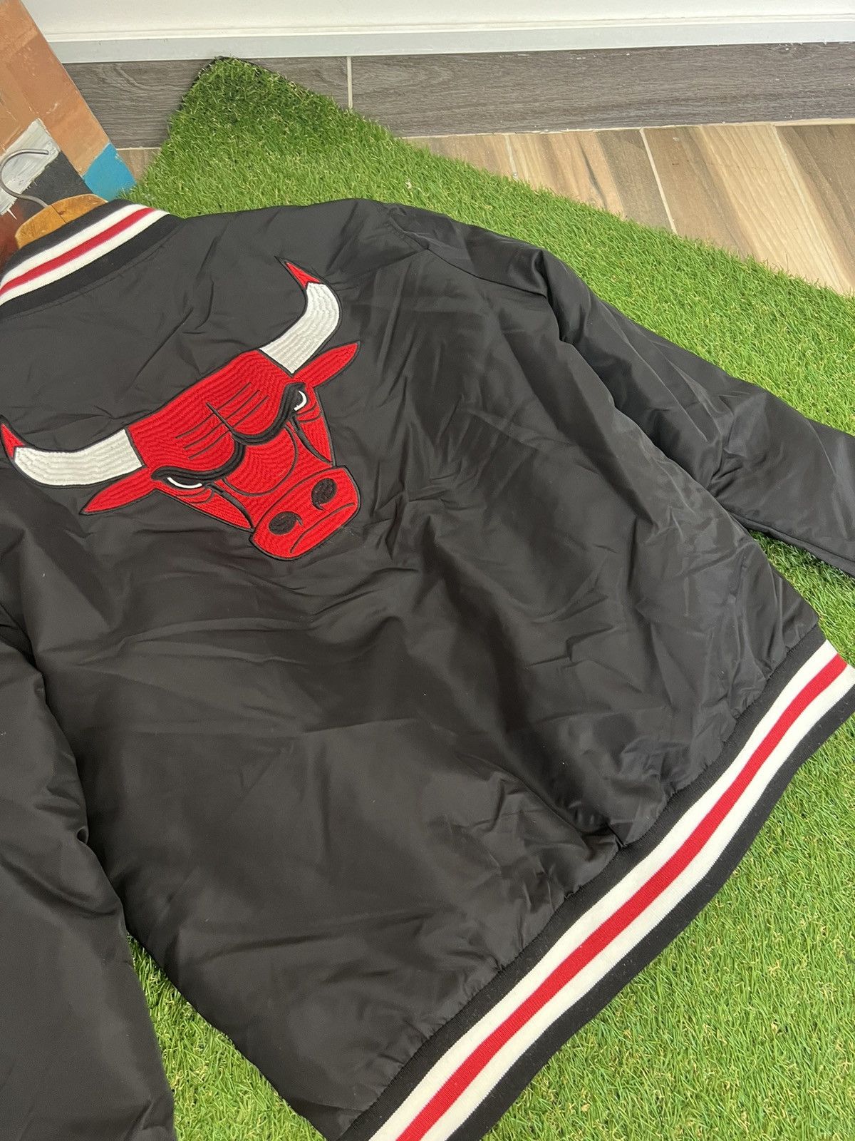 NBA × Vintage Vintage NBA Chicago Bulls Bomber Jacket Size L / US 10 / IT 46 - 12 Thumbnail