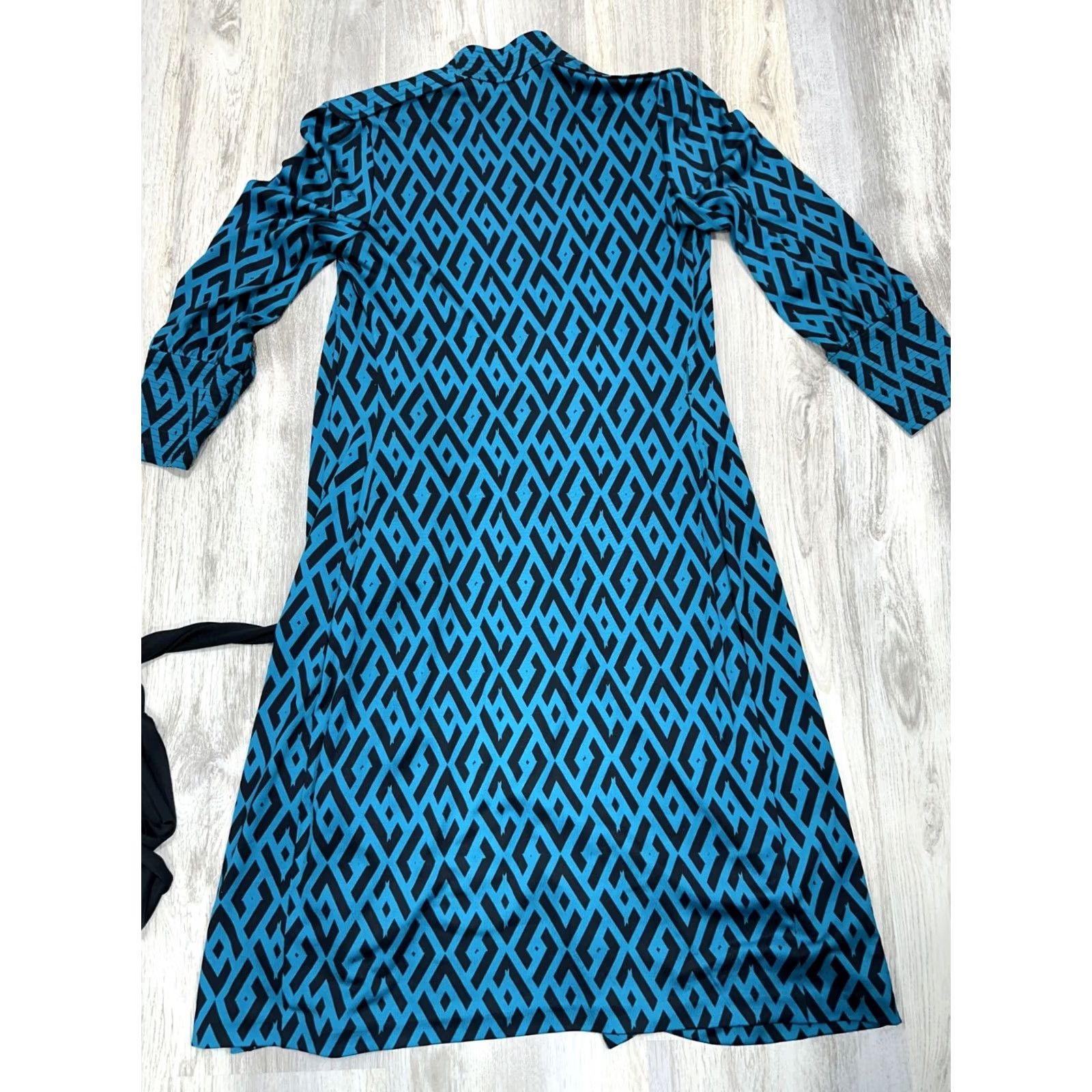 Diane von Furstenberg Diane von Furstenberg Blue Geometric Wrap Dress Silk Tie Waist Stretch Sz S Size S / US 4 / IT 40 - 3 Thumbnail