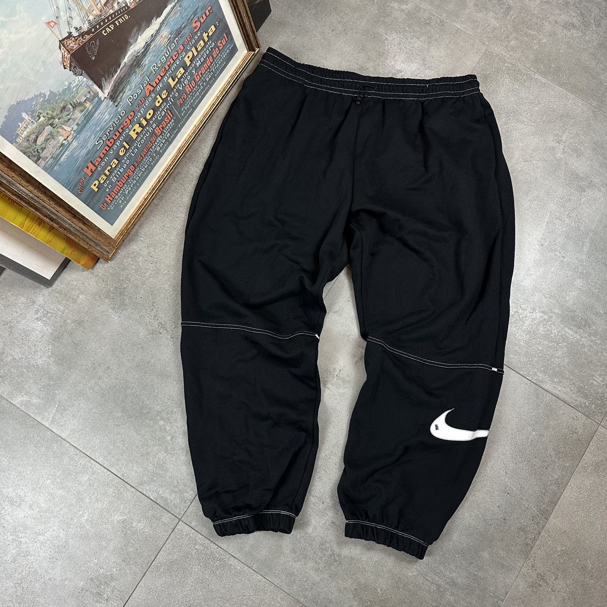 Nike Nike jogger pants swoosh black XL streetwear Size US 36 / EU 52 - 1 Thumbnail