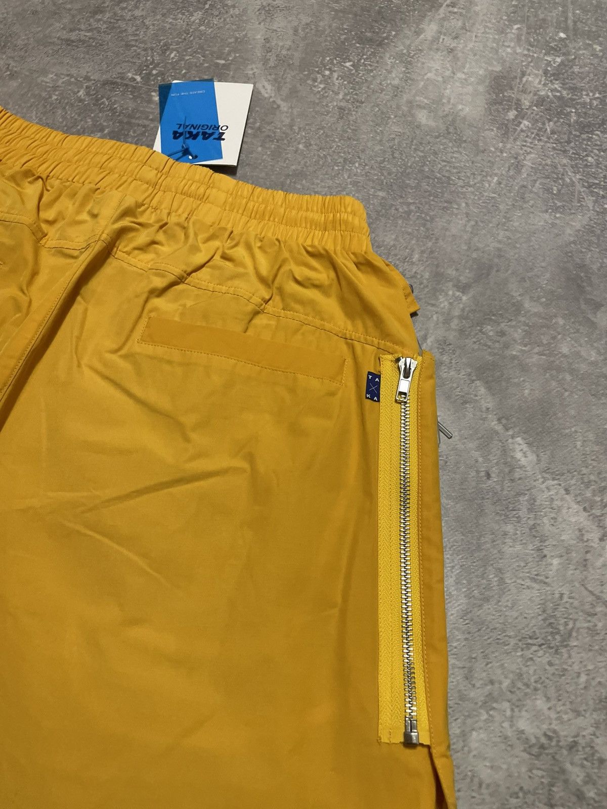 Japanese Brand × TAKA Original NEW Taka Original Tech Wear Y2K Shorts Size US 32 / EU 48 - 18 Thumbnail