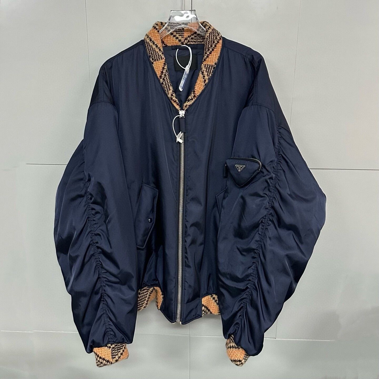 Prada prada metal triangle badge jacket in navy Size US XXL / EU 58 / 5 - 1 Thumbnail