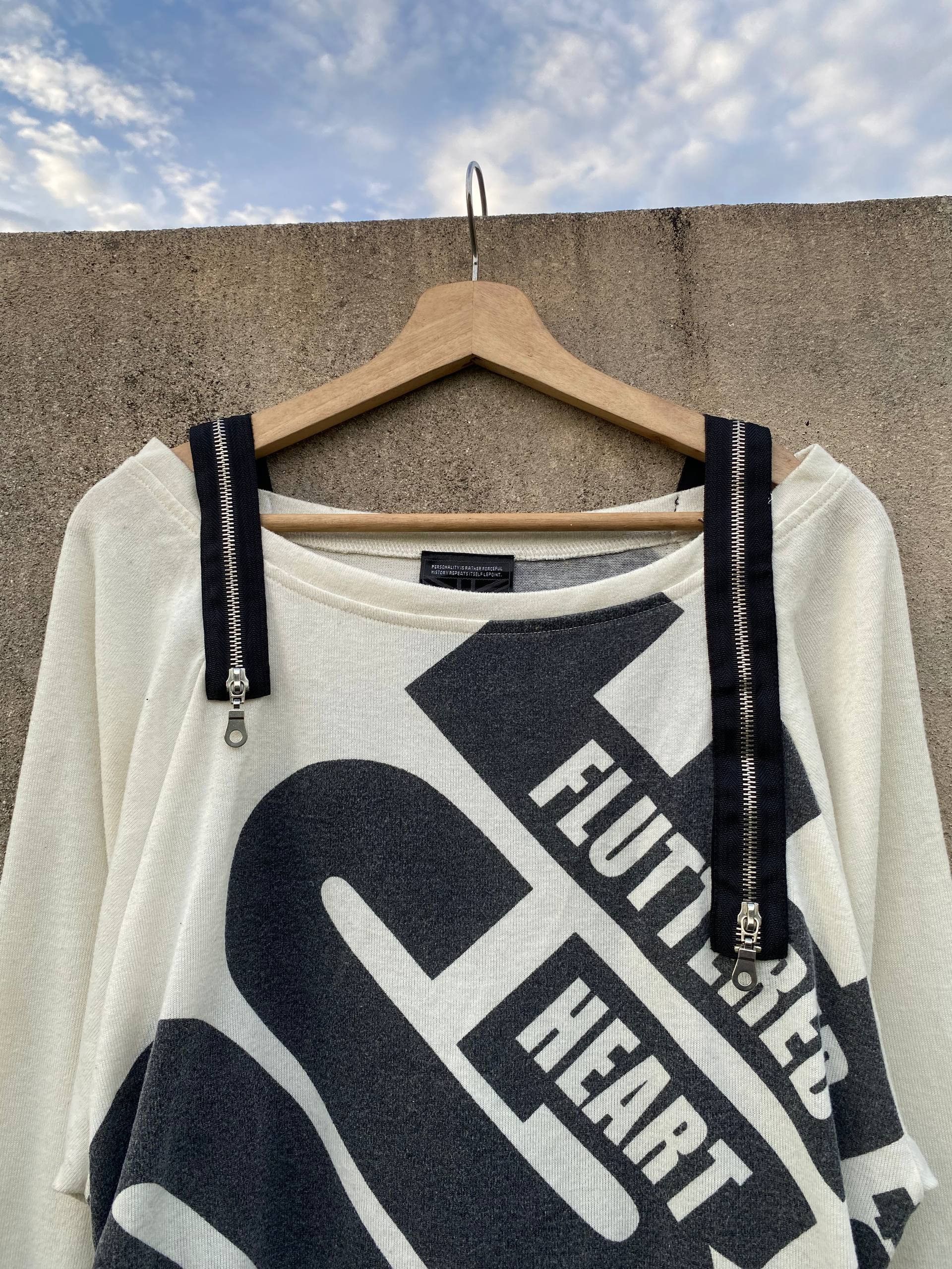 If Six Was Nine Plein Beaute Y2K Japanese Punk Glam Graphic Top Size M / US 6-8 / IT 42-44 - 3 Thumbnail