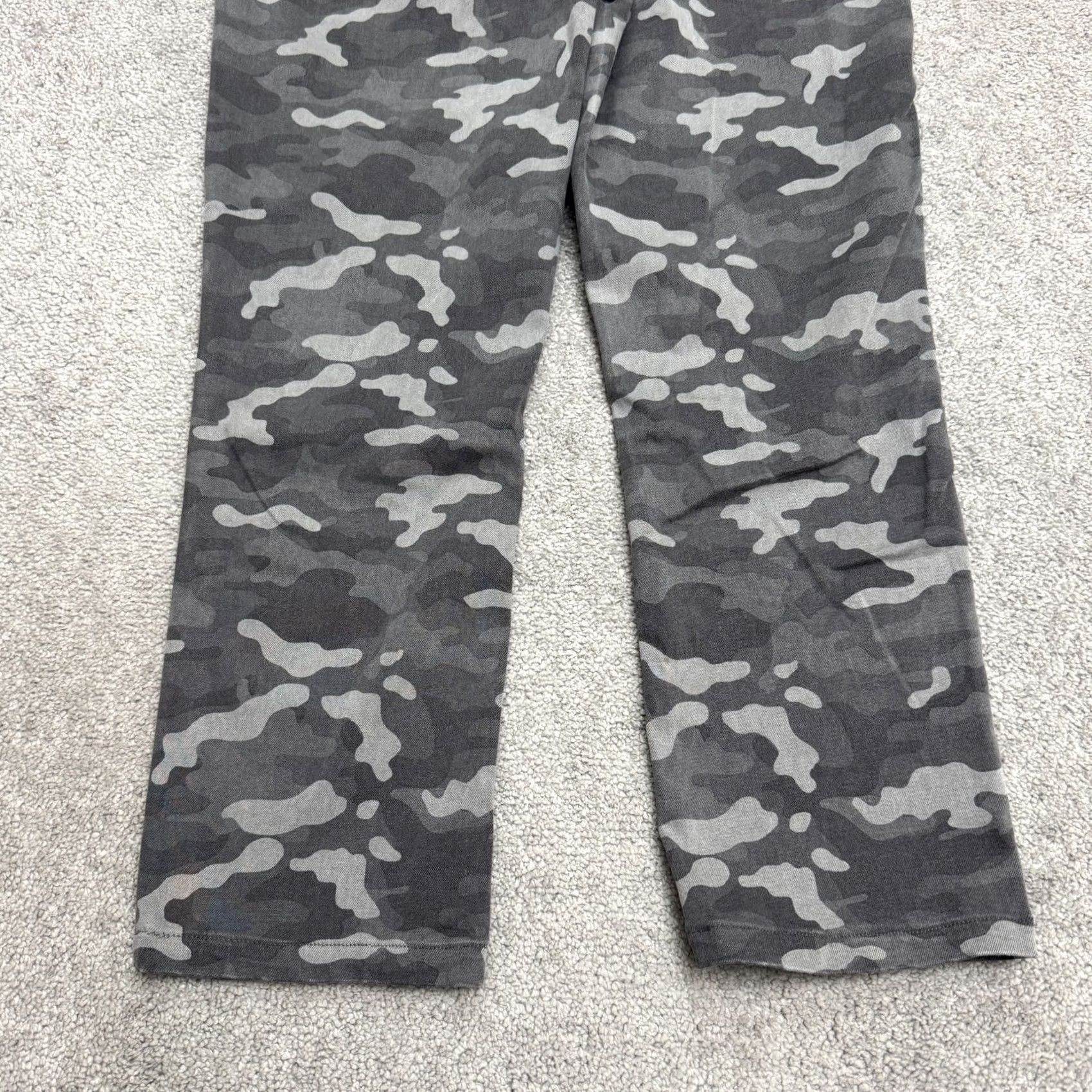 American Eagle Outfitters American Eagle Outfitters Camouflage Pants Straight Leg Womens 14 Gray Size 36" / US 14 / IT 50 - 3 Thumbnail