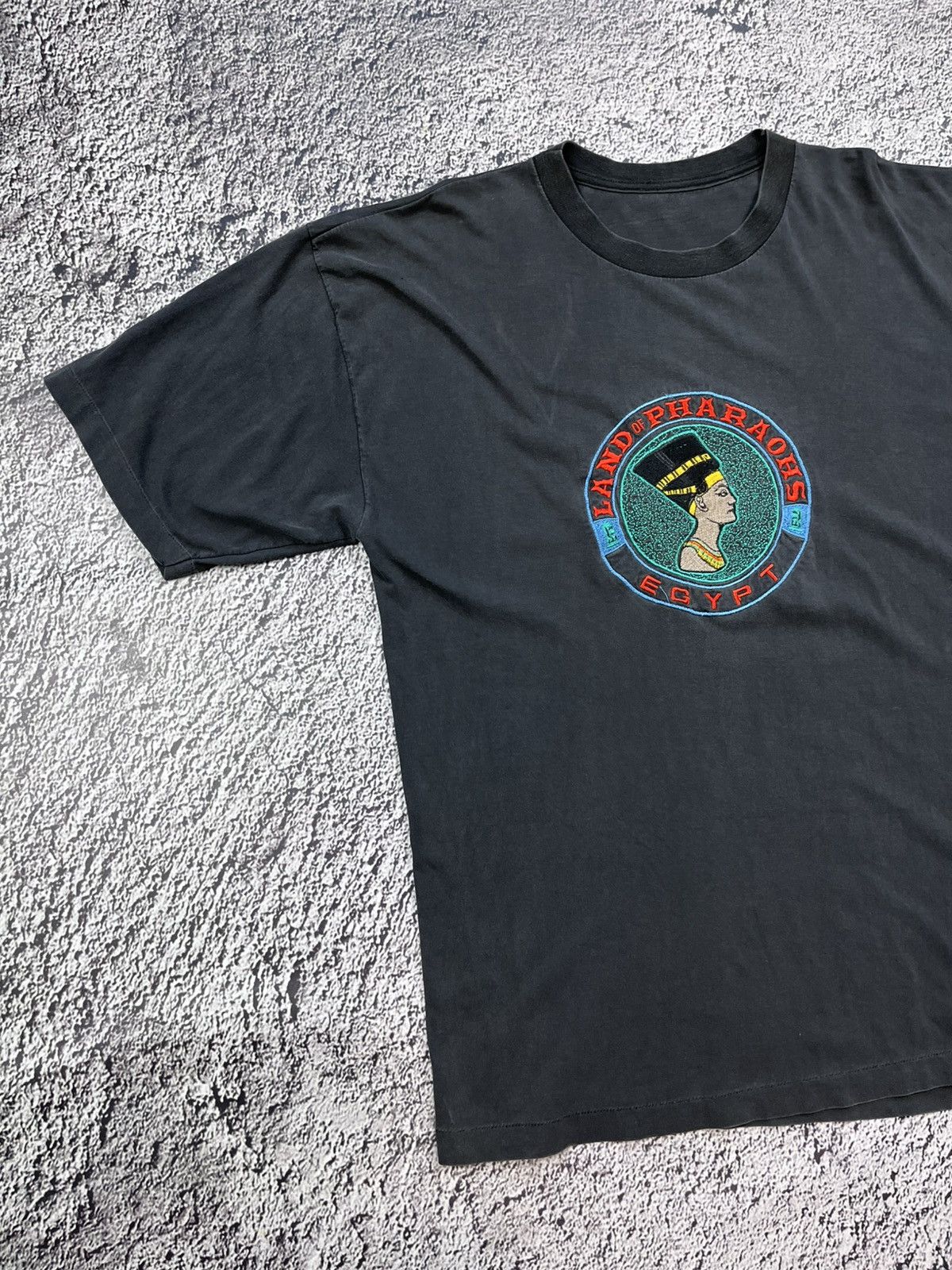 Vintage Vintage 90s Pharaoh faded one stitch embroidered tee XL Size US XL / EU 56 / 4 - 2 Thumbnail