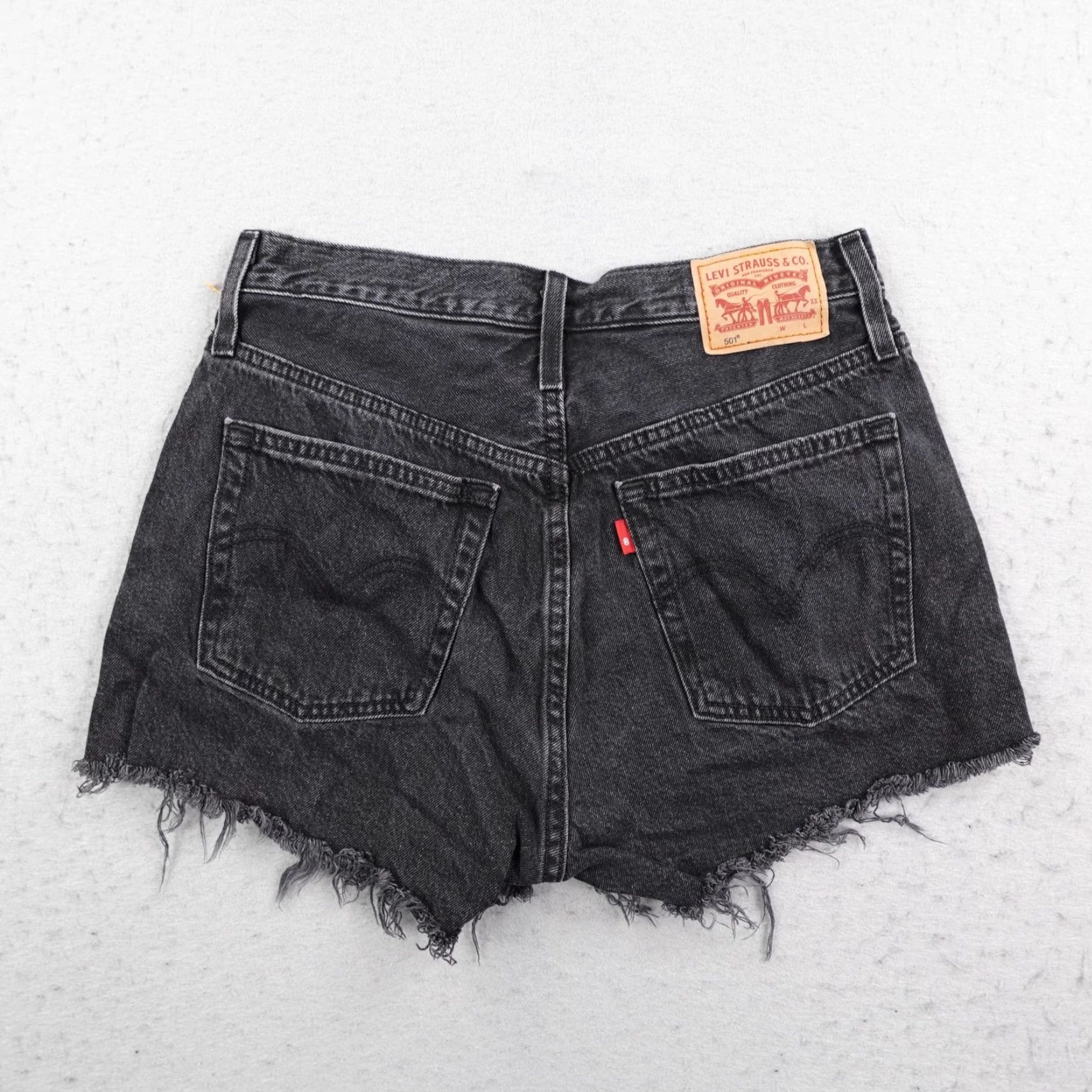 Levi's Levis Shorts Womens 27 Black 501 Denim Jorts Button Fly Frayed Distressed Size 27" / US 4 / IT 40 - 4 Thumbnail