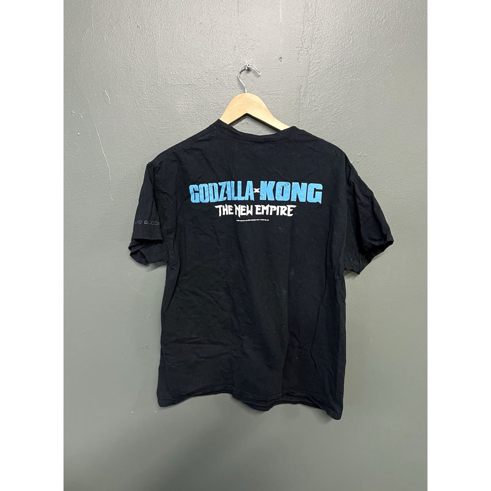 Gildan VINTAGE Godzilla vs Kong The New Empire T-Shirt Mens Large Black Cotton Gildan Ultra Cotton Logo Graphic Print 2024 Movie Limited Edition Size US L / EU 52-54 / 3 - 2 Thumbnail