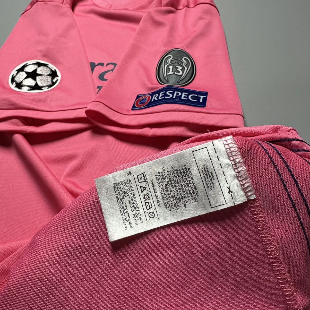 Vintage REAL MADRID ADIDAS 2020/2021 FOOTBALL AWAY JERSEY #9 BENZEMA Size US XL / EU 56 / 4 - 12 Thumbnail