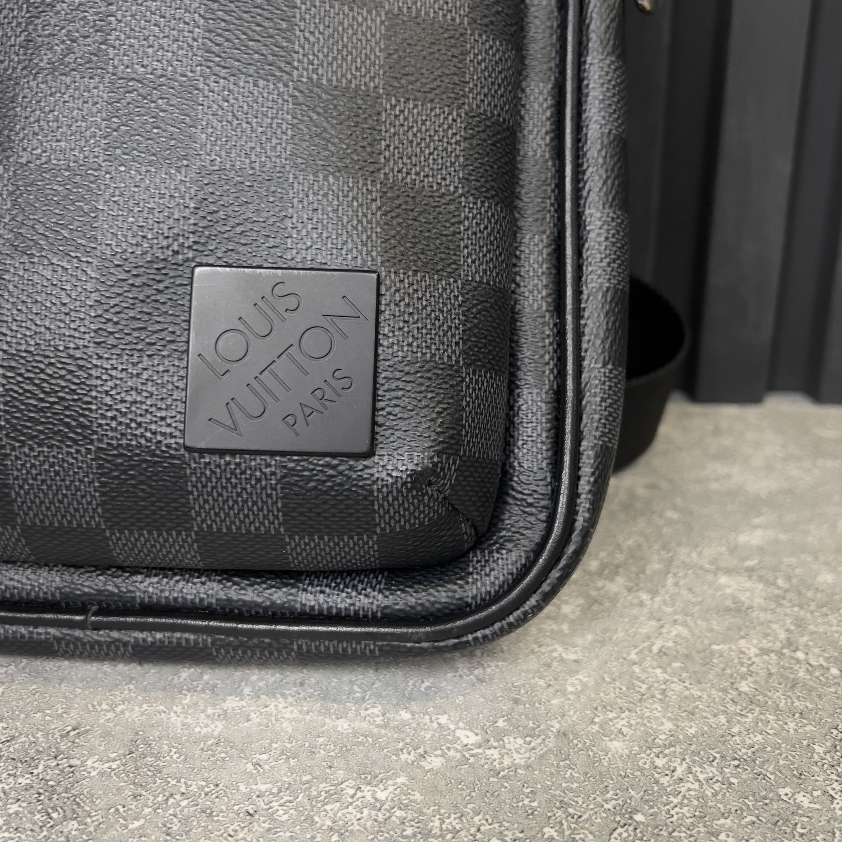 Louis Vuitton Avenue Damier Graphite Canvas Slingbag Bag Size ONE SIZE - 13 Thumbnail