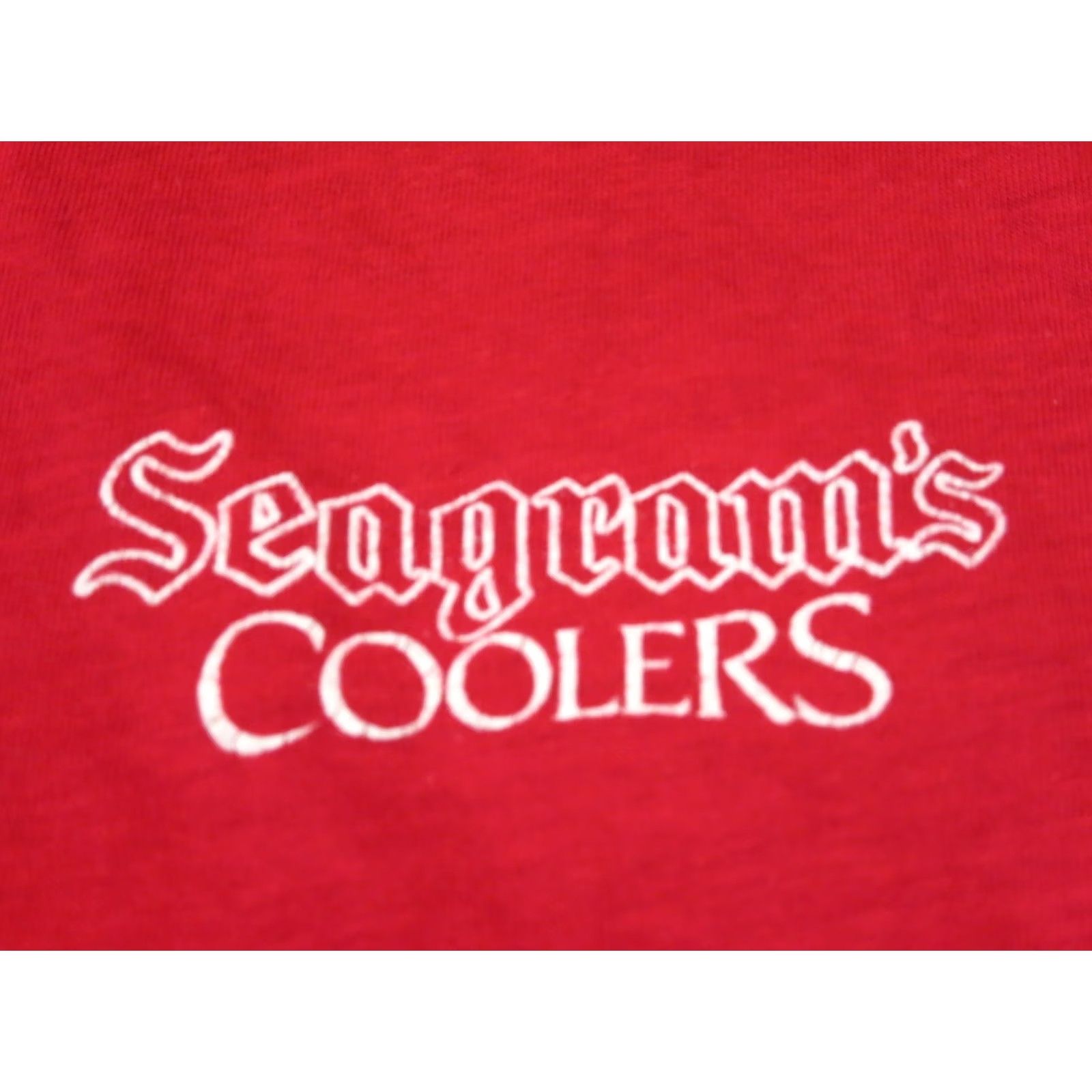 Vintage VINTAGE 80s SEAGRAM’S WINE COOLERS T-Shirt LARGE fun party beer Red Mens Size US L / EU 52-54 / 3 - 4 Thumbnail