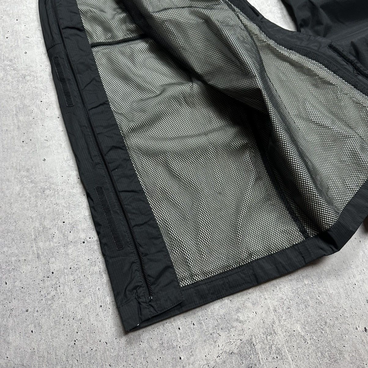 The North Face Vintage The North Face Hyvent Nylon Pants size XL Size US 36 / EU 52 - 10 Thumbnail