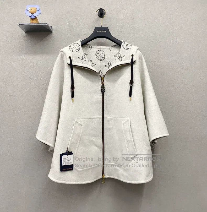 Louis Vuitton Louis Vuitton Cement Grey Cloak Coat Size ONE SIZE - 3 Thumbnail