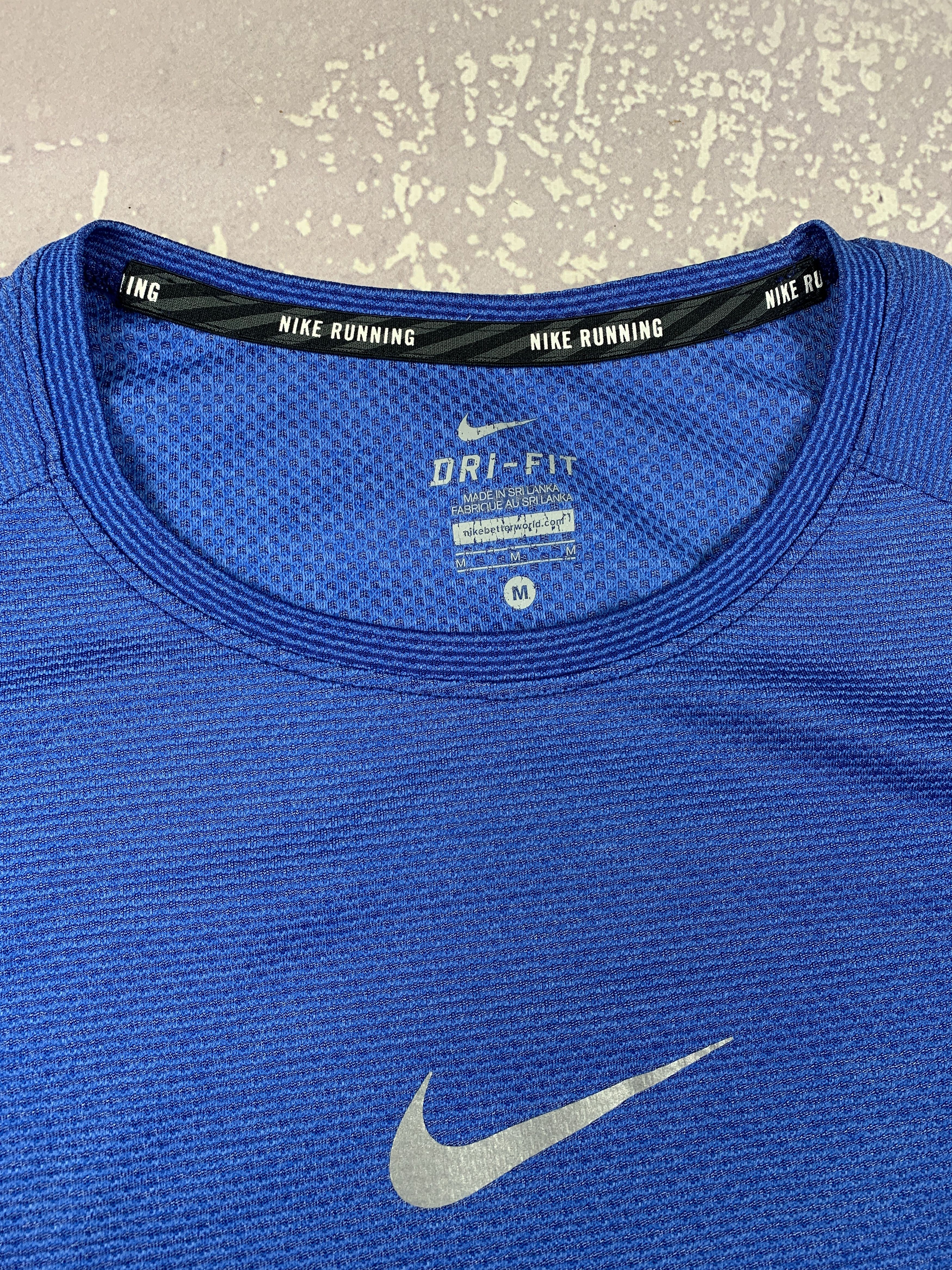 Nike Nike AeroReact Running Dri Fit Center Swoosh T Shirt Size US M / EU 48-50 / 2 - 6 Thumbnail