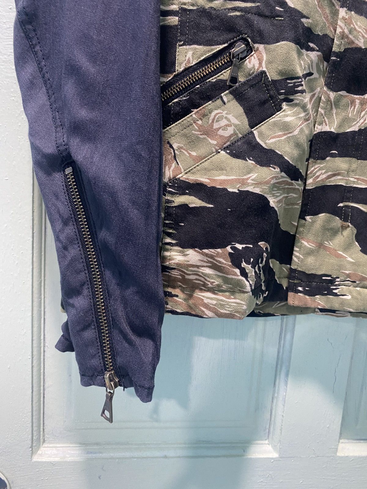 Takeo Kikuchi Takeo Kikuchi M-65 Field Tiger Stripe Camouflage Jacket Size US L / EU 52-54 / 3 - 7 Thumbnail