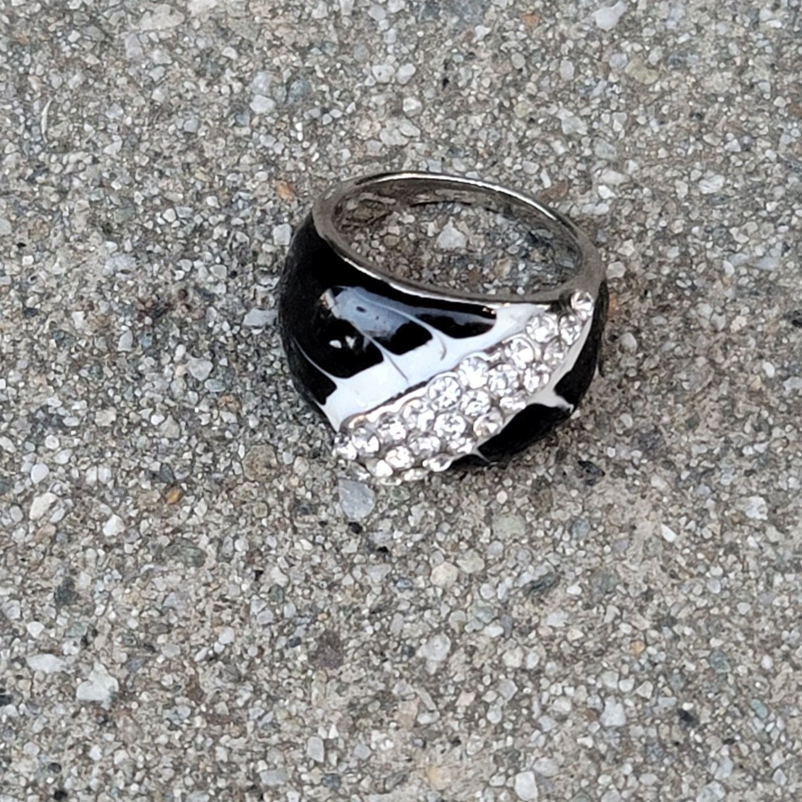 The Unbranded Brand Silver Tone Black Enamel Art Deco Rhinestone Ring Size ONE SIZE - 4 Thumbnail