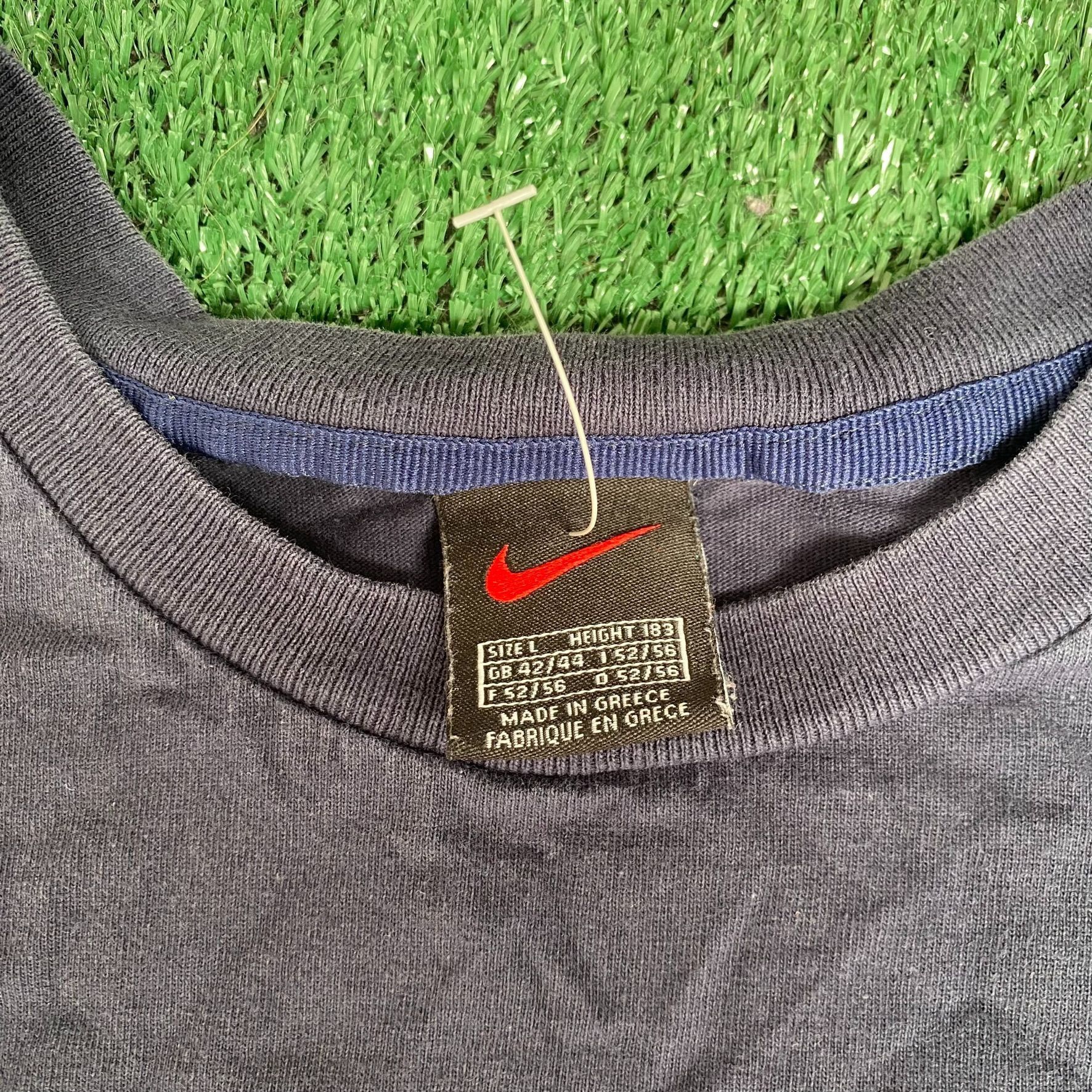 Nike Vintage Y2K Nike Logo Shirt Navy Off Center Swoosh Gym Tee Size US L / EU 52-54 / 3 - 4 Thumbnail