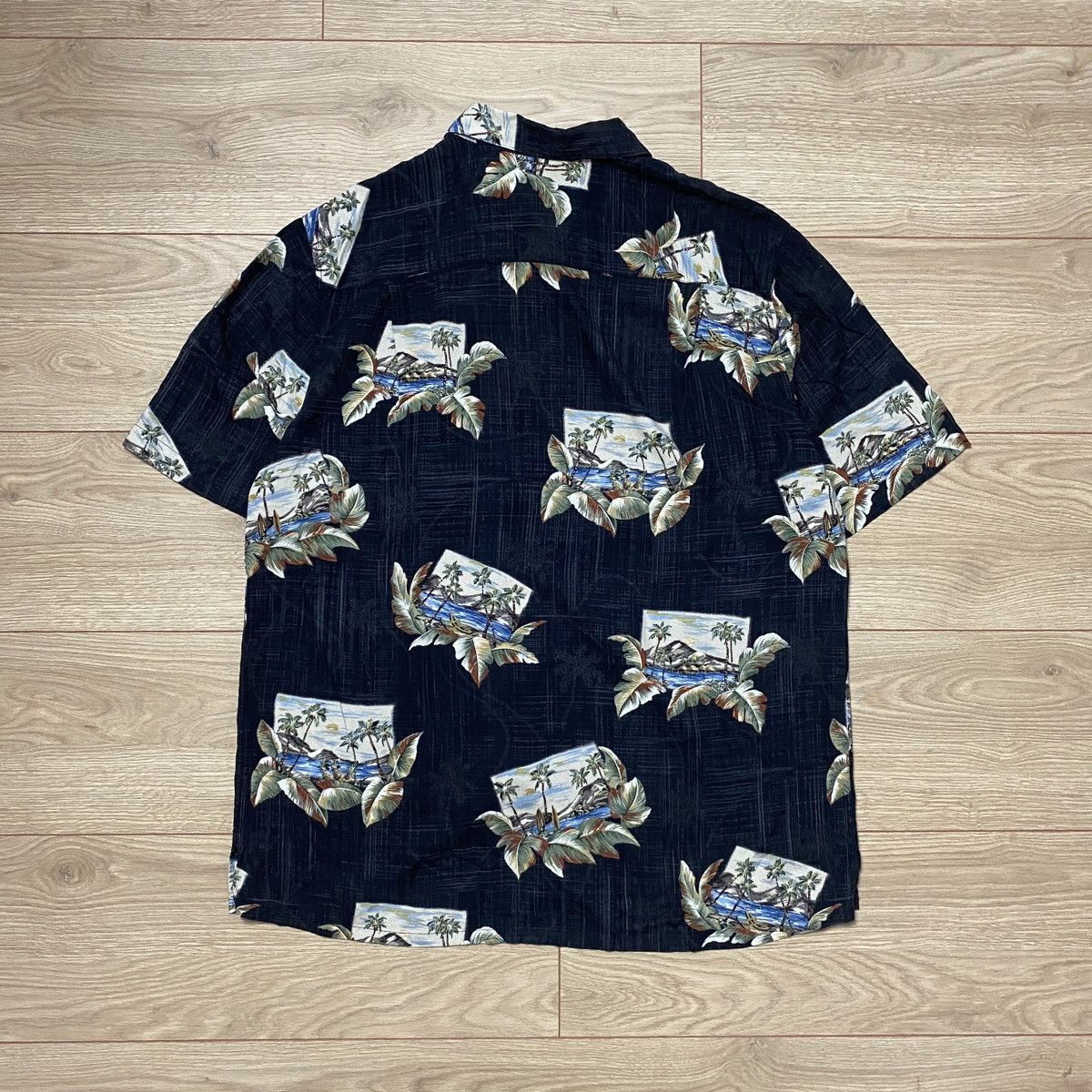 Vintage Batik Bay Hawaiian Postcard Print Floral Shirt Short L Size US L / EU 52-54 / 3 - 7 Thumbnail