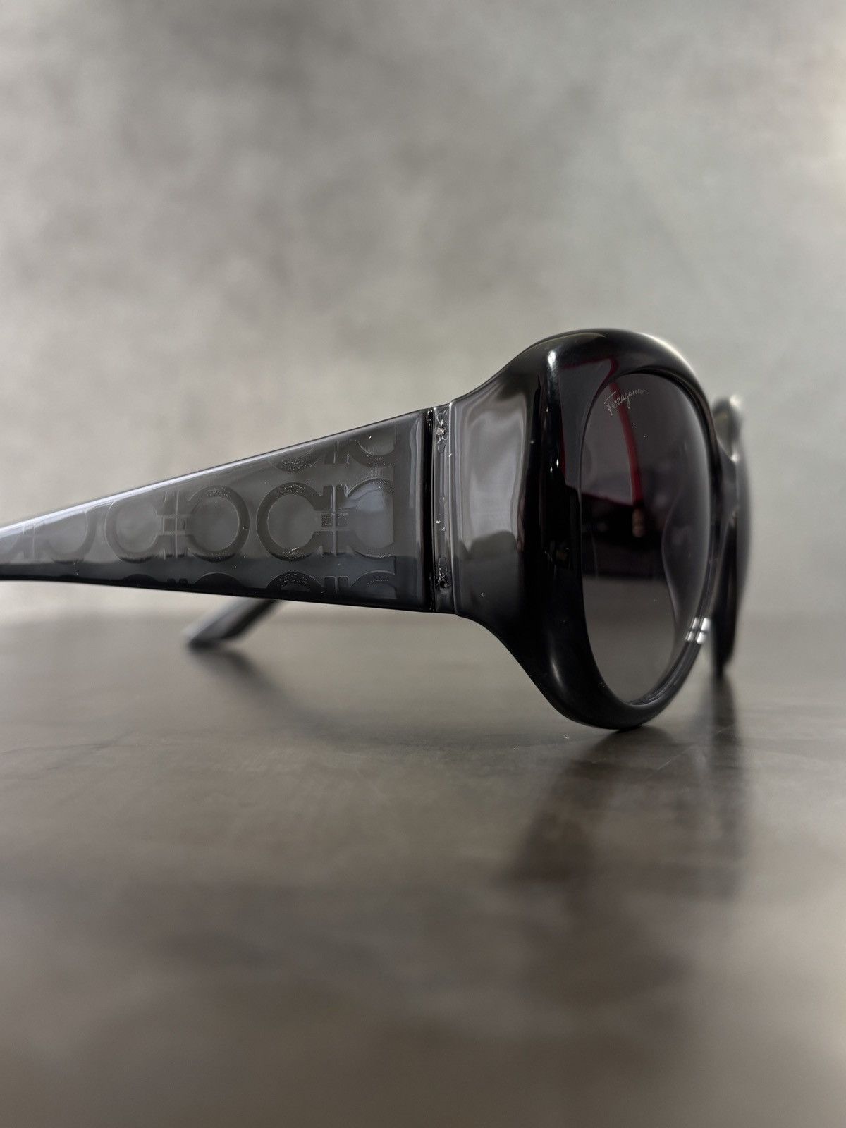 Salvatore Ferragamo 2000s Salvatore Ferragamo Sunglasses SF721S Monogram Vintage Size ONE SIZE - 14 Thumbnail