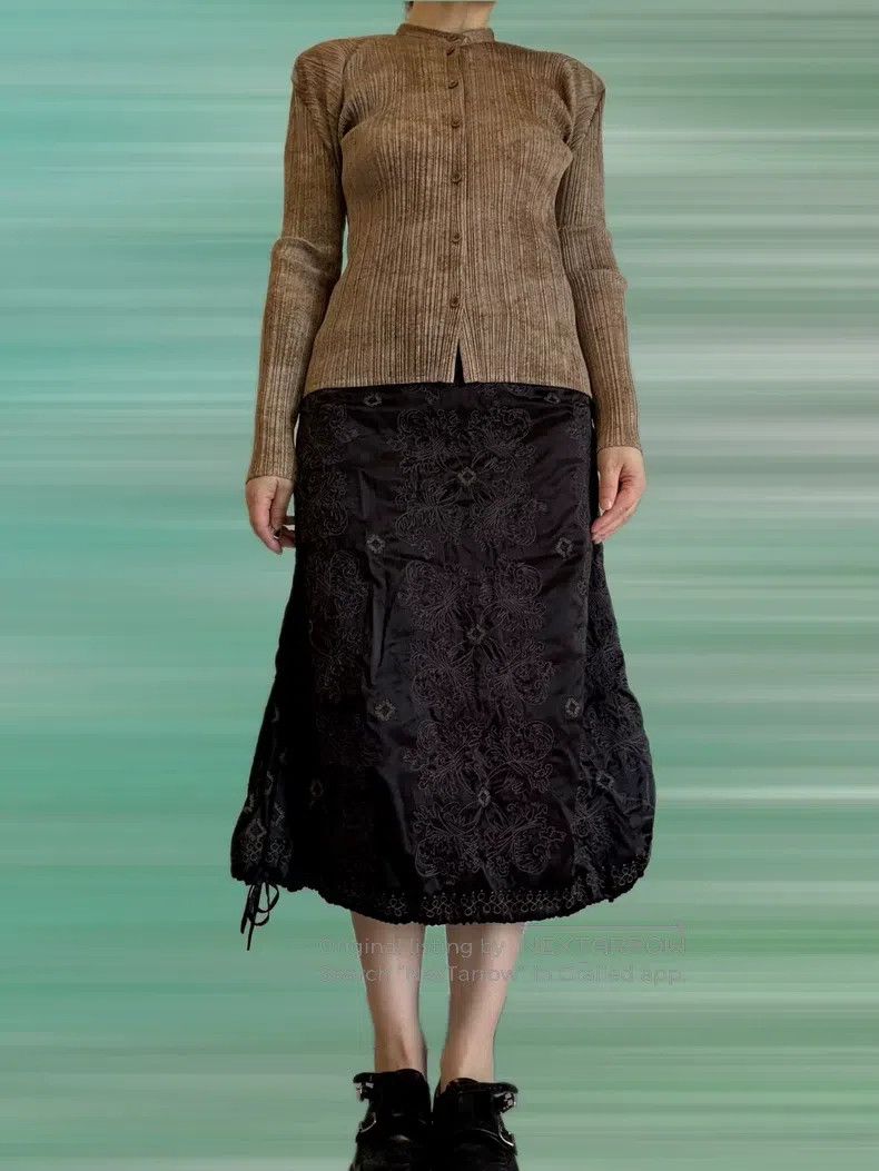 Issey Miyake Issey Miyake Embroidered Midi Skirt Size 25" / US 0 / IT 36 - 2 Thumbnail
