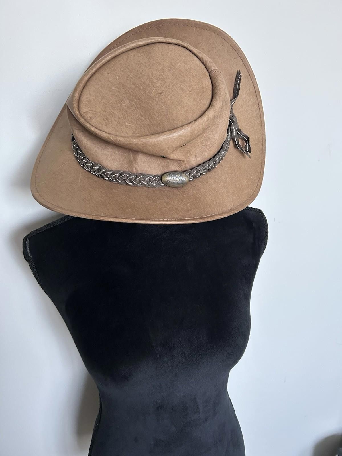 Designer JACARU Leather Handmade Hat Made In Australia 🇦🇺 Size M Size ONE SIZE - 2 Thumbnail