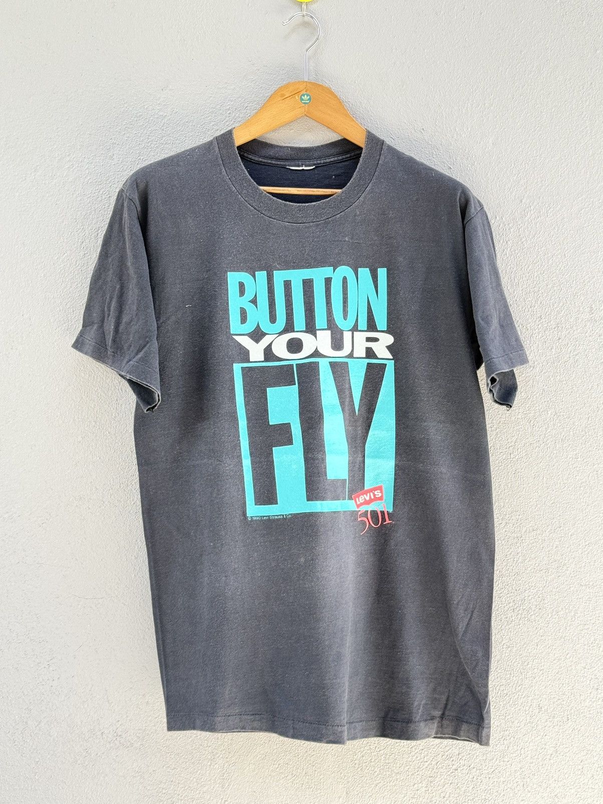 Levi's Vintage Clothing Thrashed Vintage 90s Levis Button Your Fly Faded Tee Size US L / EU 52-54 / 3 - 1 Thumbnail