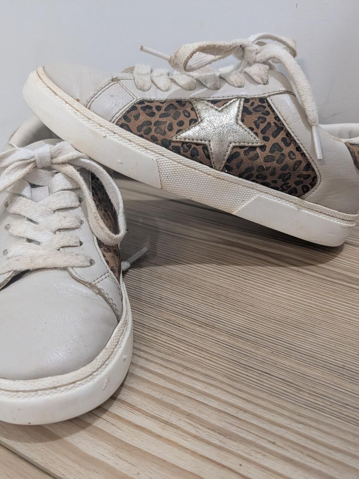 Other Art Class Kids Leopard Star Sneakers Size 2 Size US 5 / EU 37 - 4 Thumbnail