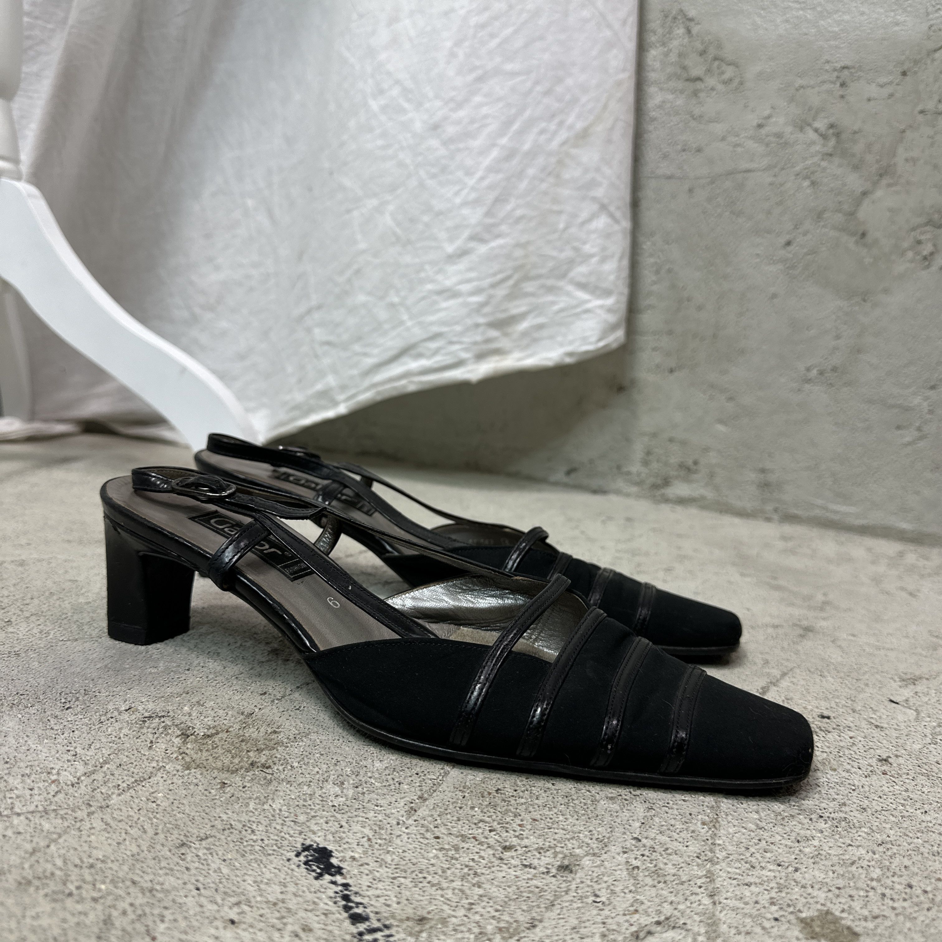 Vintage Vintage Avant Garde Leather Kitten Heels Boots Y2K Size US 9 / IT 39 - 2 Thumbnail