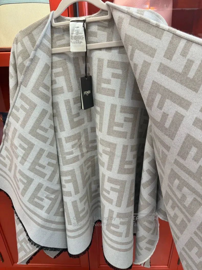 Fendi Fendi size 140*140 cm Monogrammed Wool and Silk Pashmina Size ONE SIZE - 3 Thumbnail