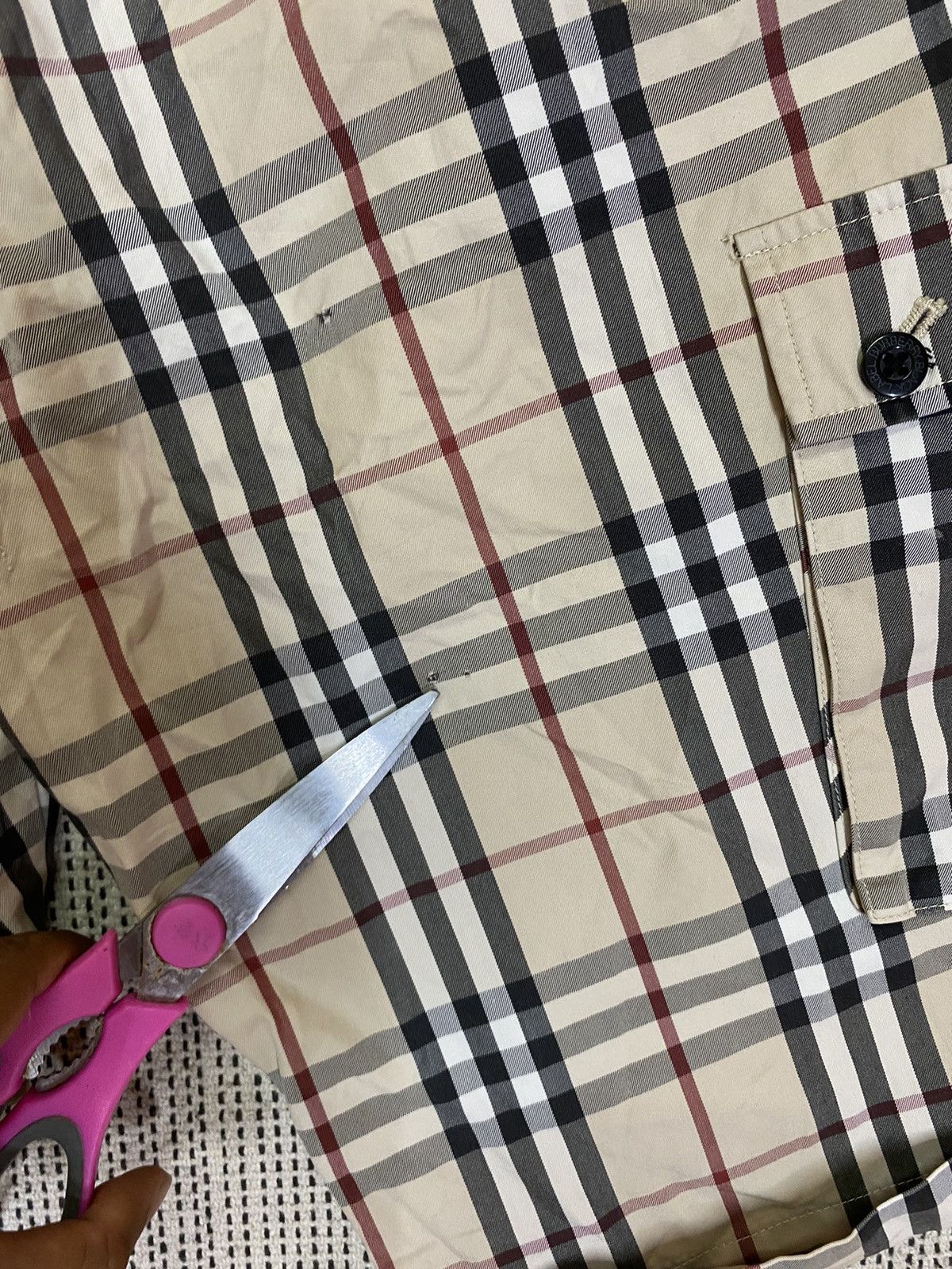 Burberry ‼️BURBERRY BLACK LABEL CARGO SHORT PANT NOVACHECK SPLITCOLOUR Size US 32 / EU 48 - 10 Thumbnail
