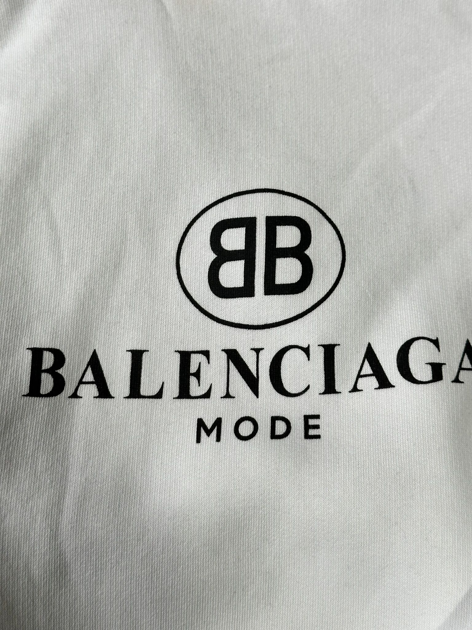 Balenciaga Balenciaga Sweatshirt Logo Mode White Hoodie Size S / US 4 / IT 40 - 10 Thumbnail