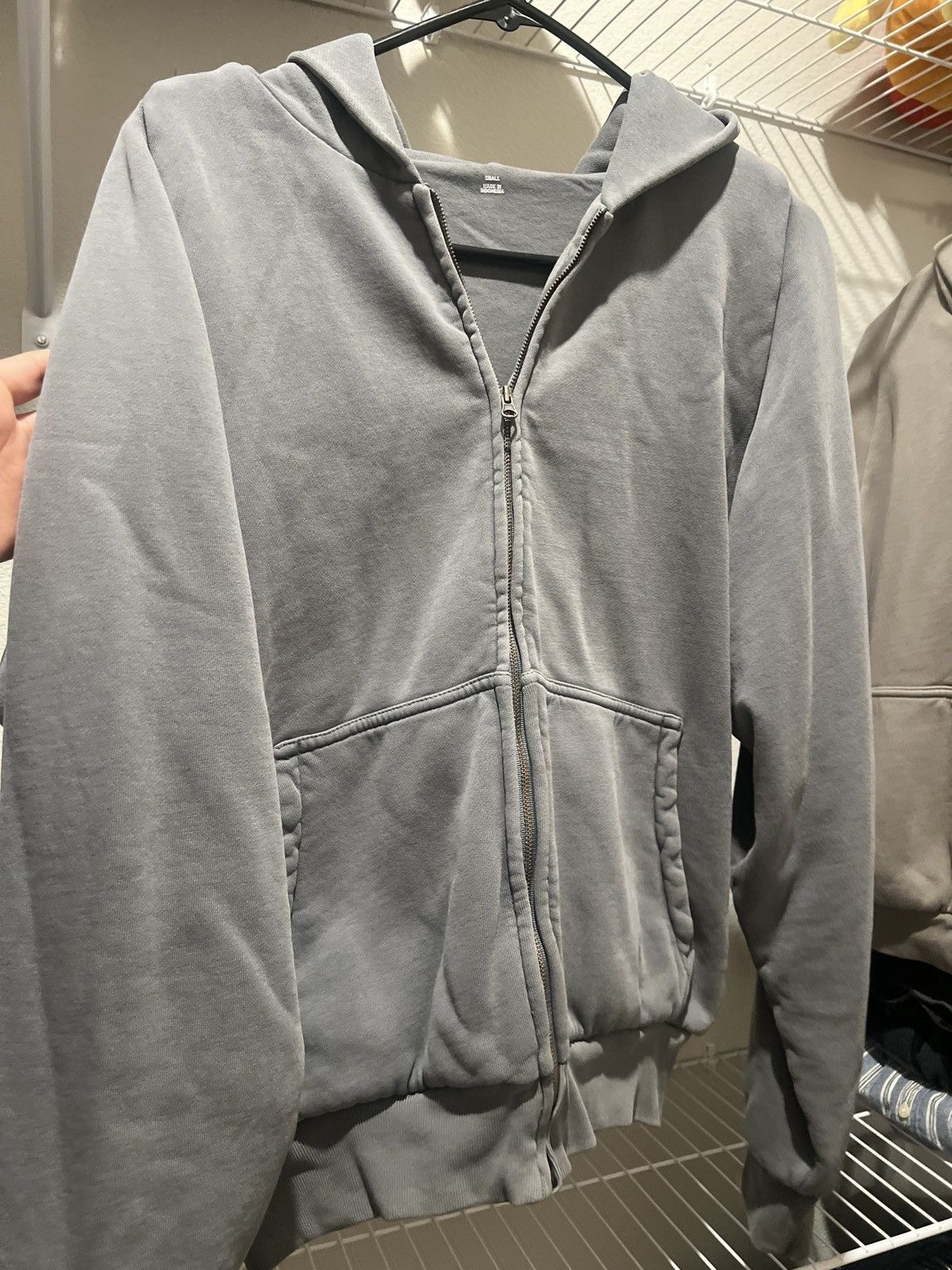 【新品】YZY YEEZY GAP ジップアップ スウェットパーカー 無地 M Yeezy】 YZY Zip-Up Hoodie Black (YEEZY/パーカー・フーディ