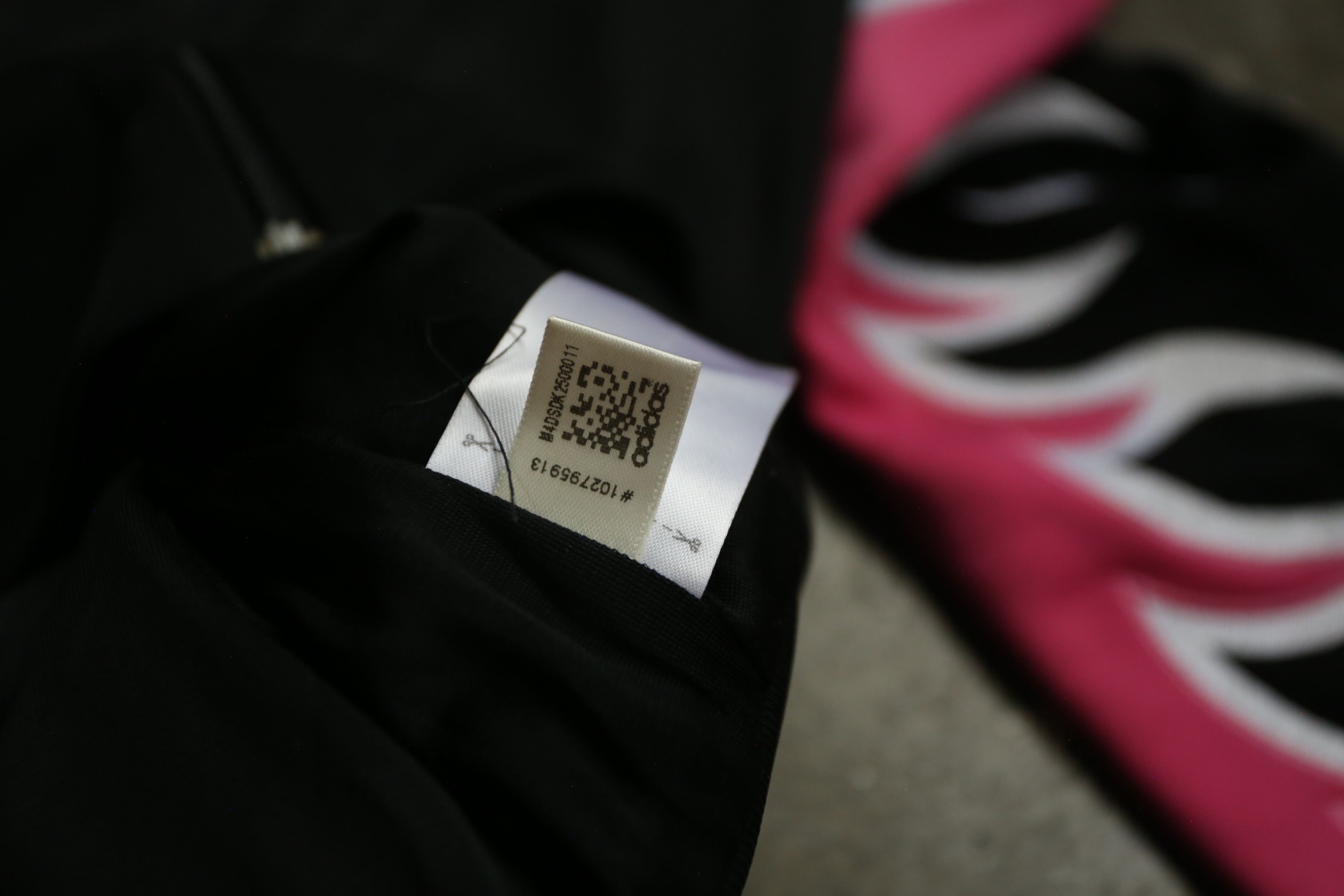 Adidas × Jeremy Scott Adidas - Jeremy Scott - S/S 11 - Pink Flames Bomber Jacket Size US L / EU 52-54 / 3 - 10 Thumbnail