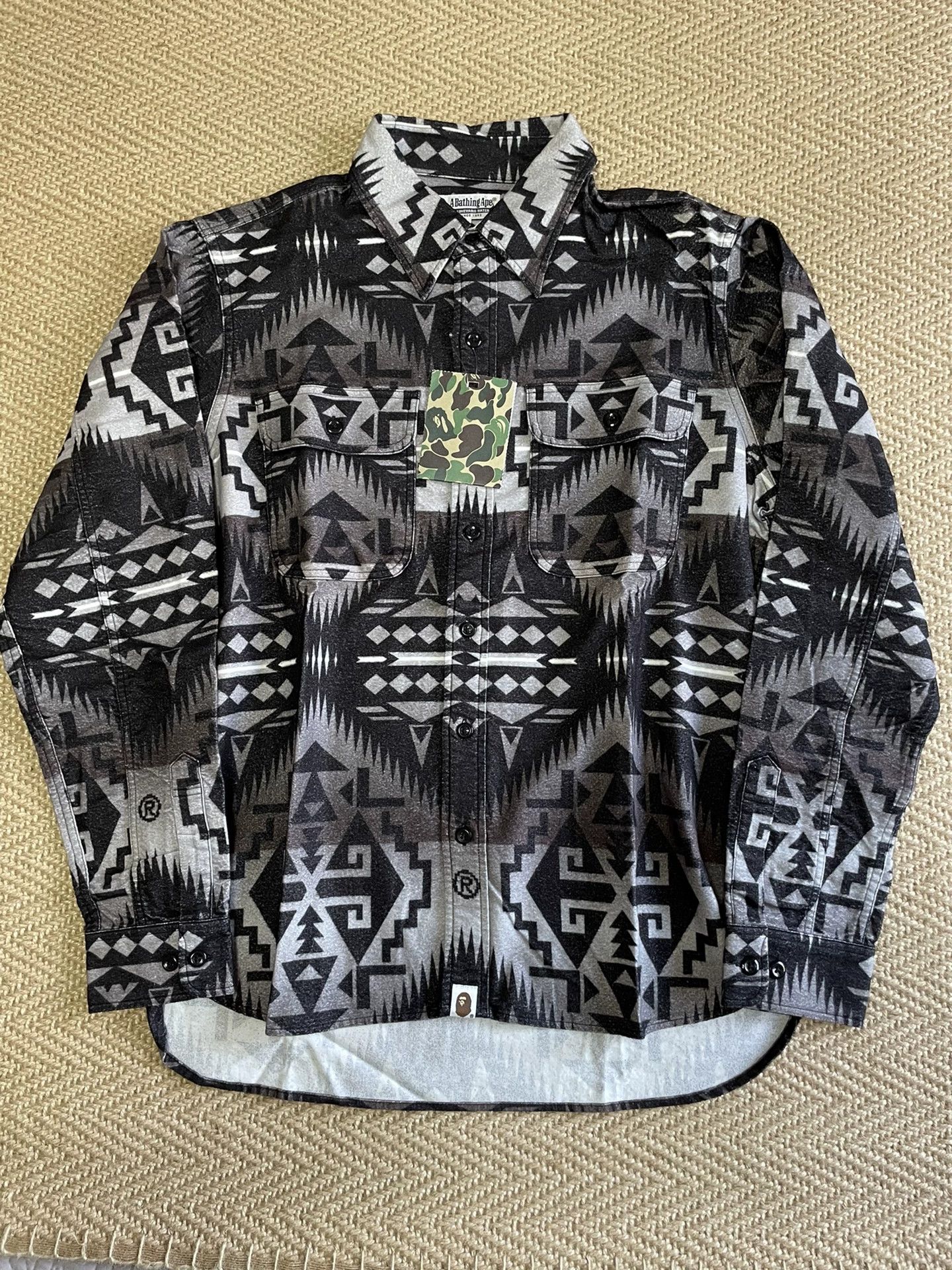 Bape BAPE Tribal CAMO Velvet LS Shirt M NWT NIGO Worn Early Size US M / EU 48-50 / 2 - 1 Thumbnail