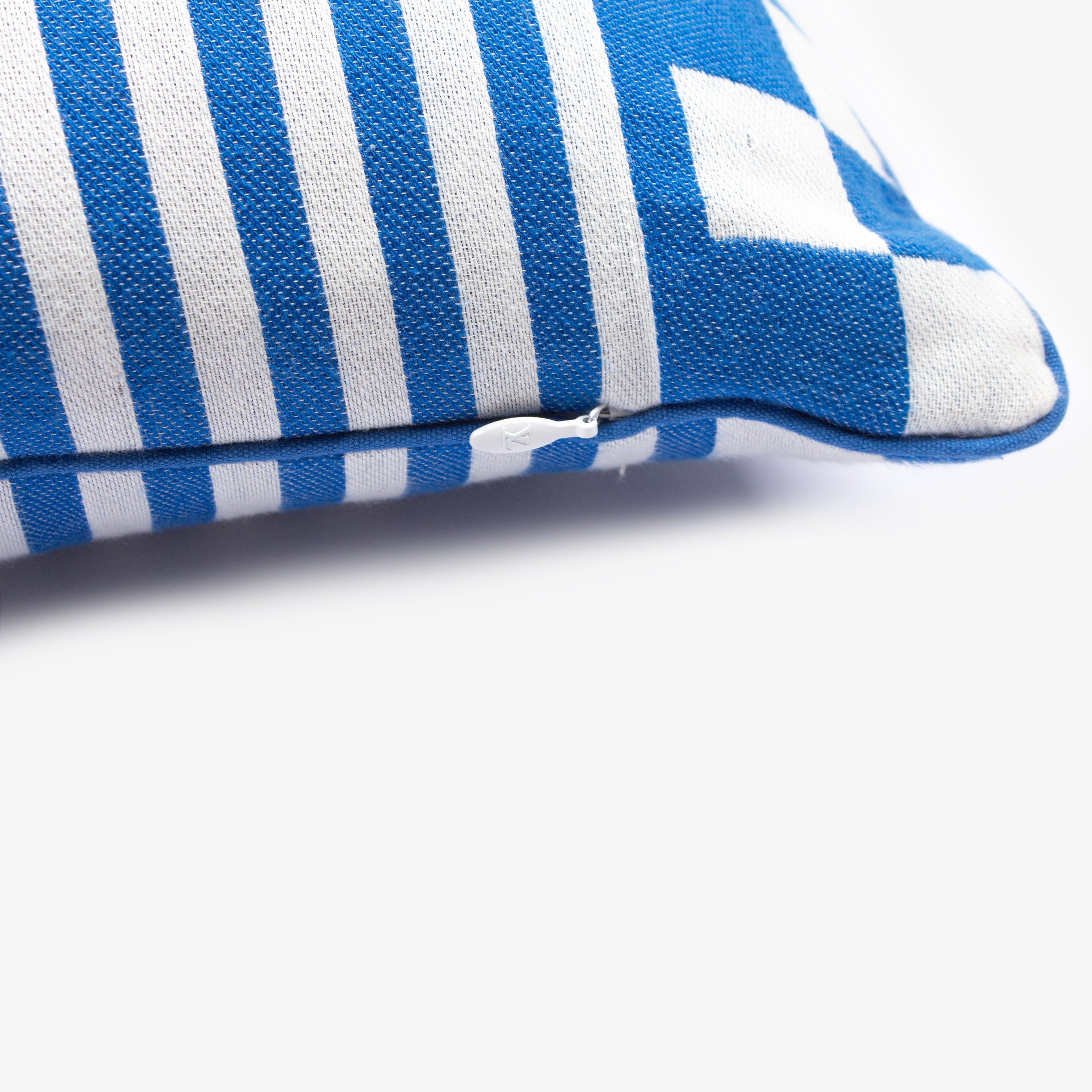 Louis Vuitton LOUIS VUITTON ATHENS EXCLUSIVE PILLOW Size ONE SIZE - 4 Thumbnail
