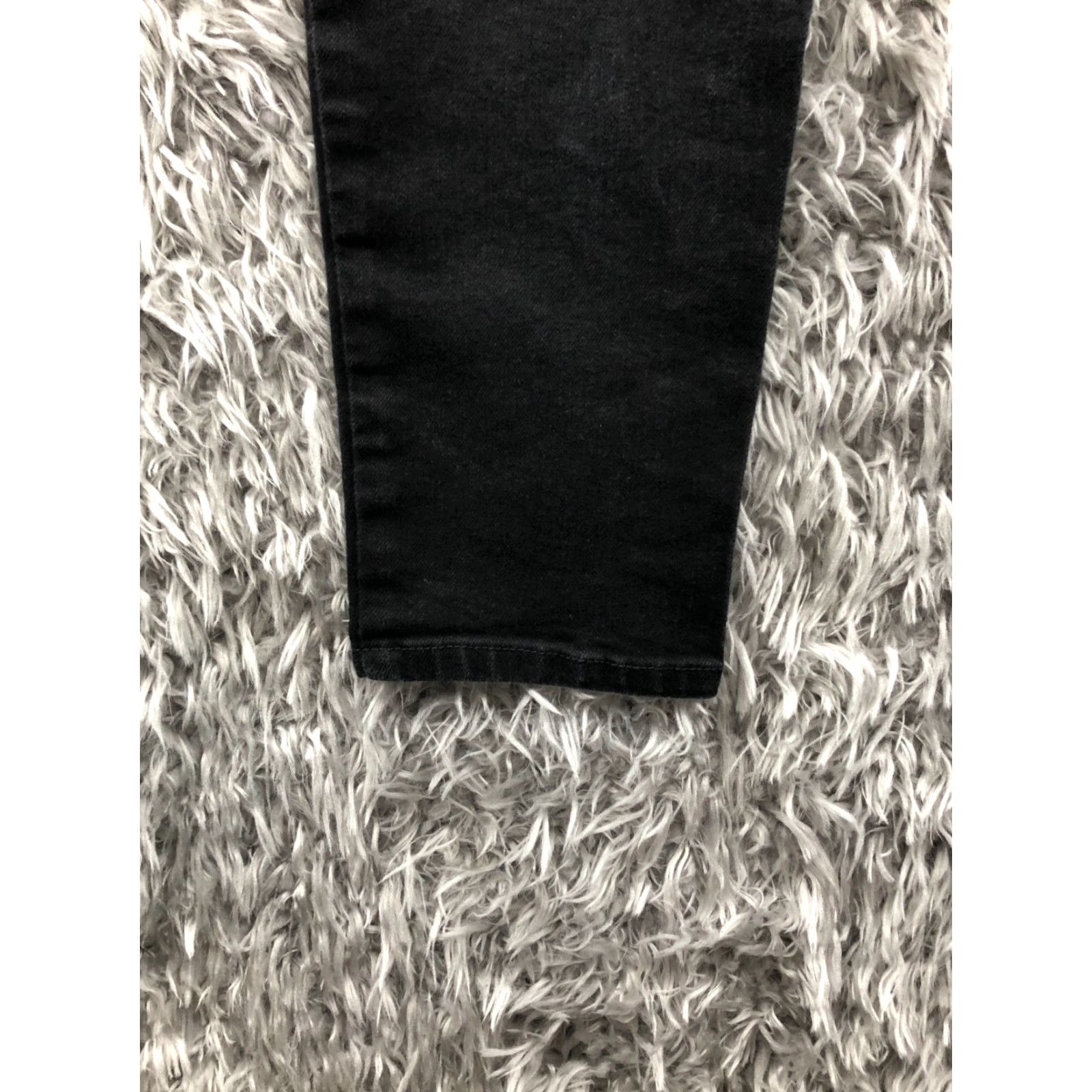 Vera Wang Vera Wang Simply Vera Wang Jeans Mid Rise Black Denim Skinny 27in Inseam 2 Womens Regular Fit 5-Pocket casual? Size 26" / US 2 / IT 38 - 7 Thumbnail