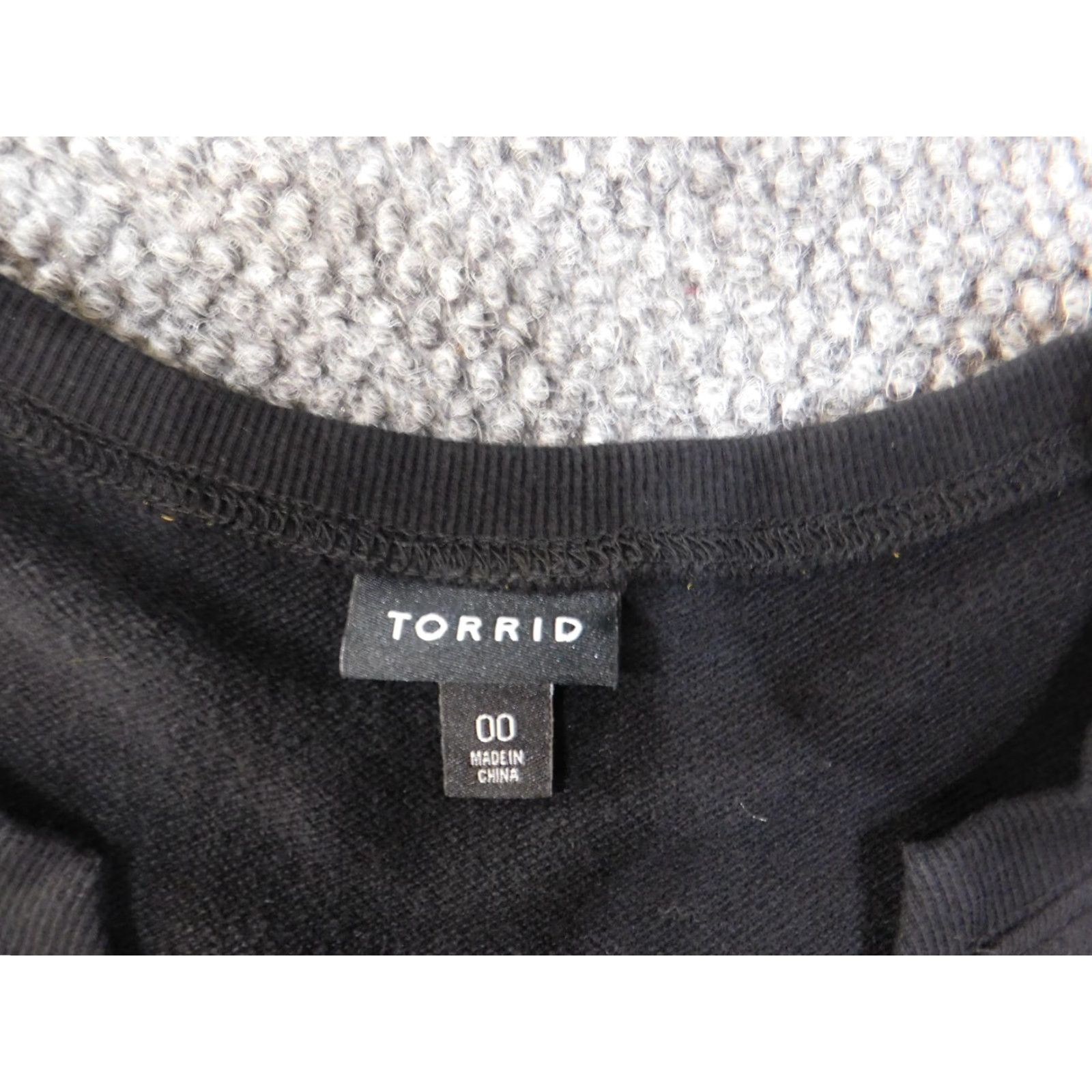 Torrid Torrid Sweater Pullover V-Neck Womens 0X Black Knit Cotton Stretch Raglan Sleeve Button Advanced Cable-Knit Winter Regular Plus Size Adults Womens Size XL / US 12-14 / IT 48-50 - 5 Thumbnail