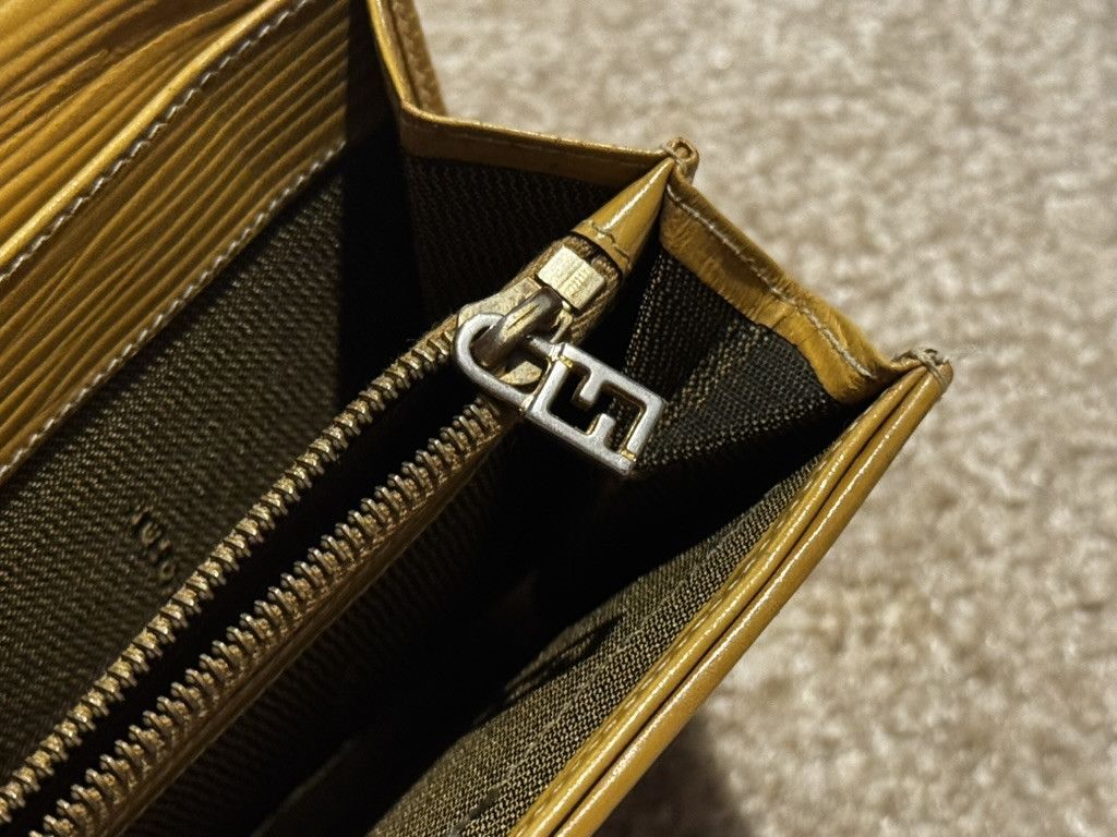 Fendi 100% Authentic Vintage FENDI Leather Bi-fold Wallet Size ONE SIZE - 9 Thumbnail