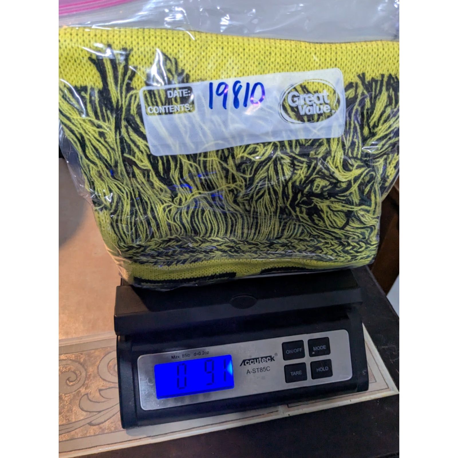 Vintage VTG THE YELLOW PAGES Let Your Fingers Do the Walking Scarf Scarf Adult Unisex Yellow 50" Fringe 62" Vintage The Yellow Pages Size ONE SIZE - 8 Thumbnail