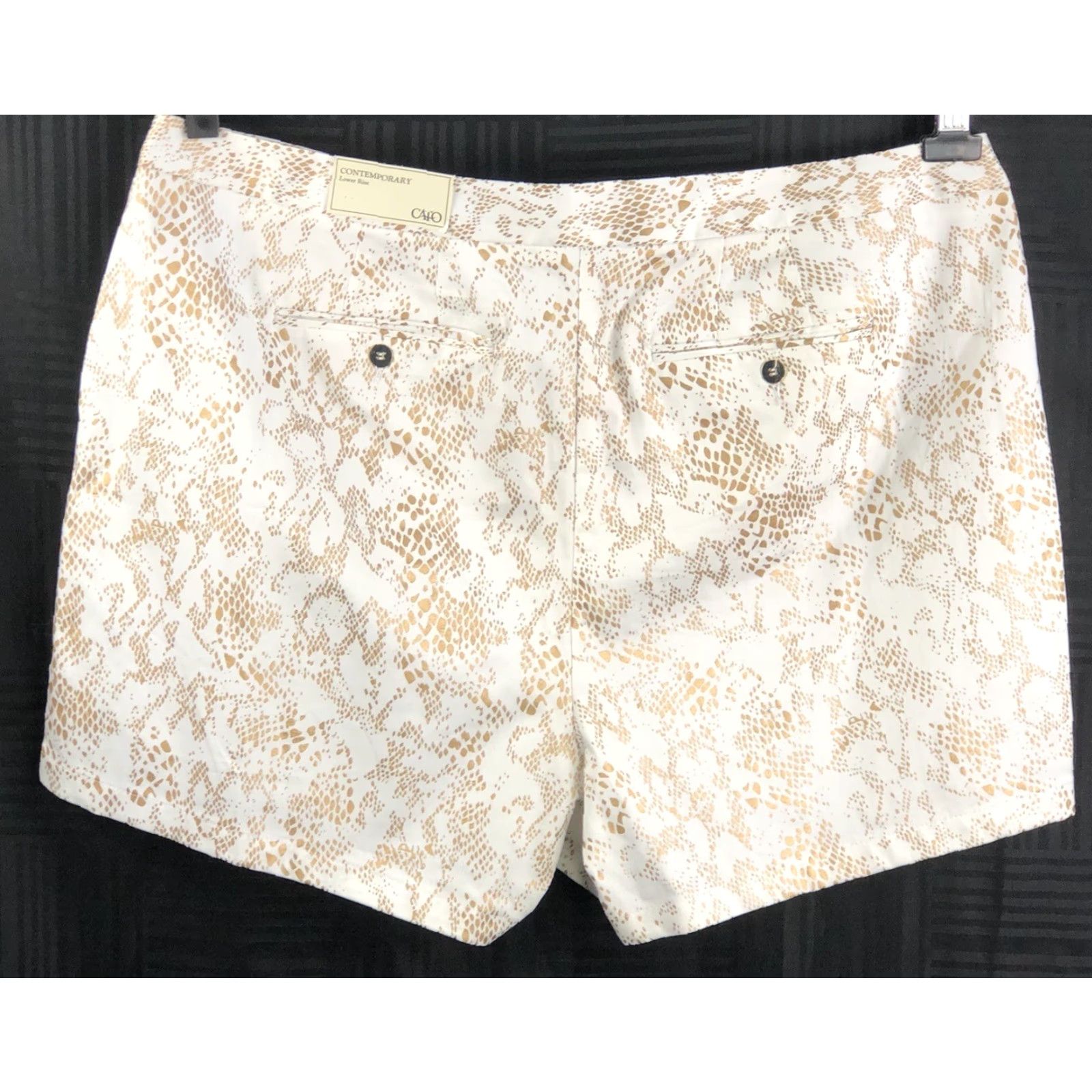Vintage Cato Shorts Womens 22W White Gold Snake 42”W Stretch Lower Rise Cotton Blend Pockets Zip Front 12” Rise 5” Inseam NWT Size 40" / US 18 - 2 Thumbnail