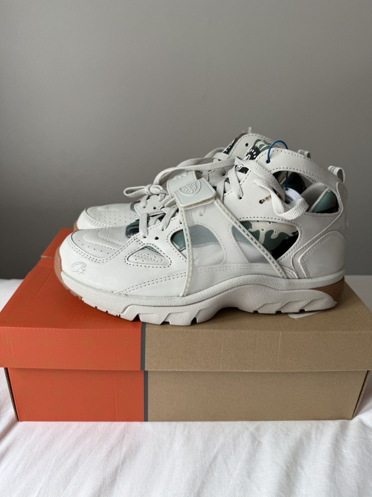 Corteiz × Nike NIKE CORTEIZ AIR HUARACHE TRAINERS Size US 9.5 / EU 42-43 - 10 Thumbnail