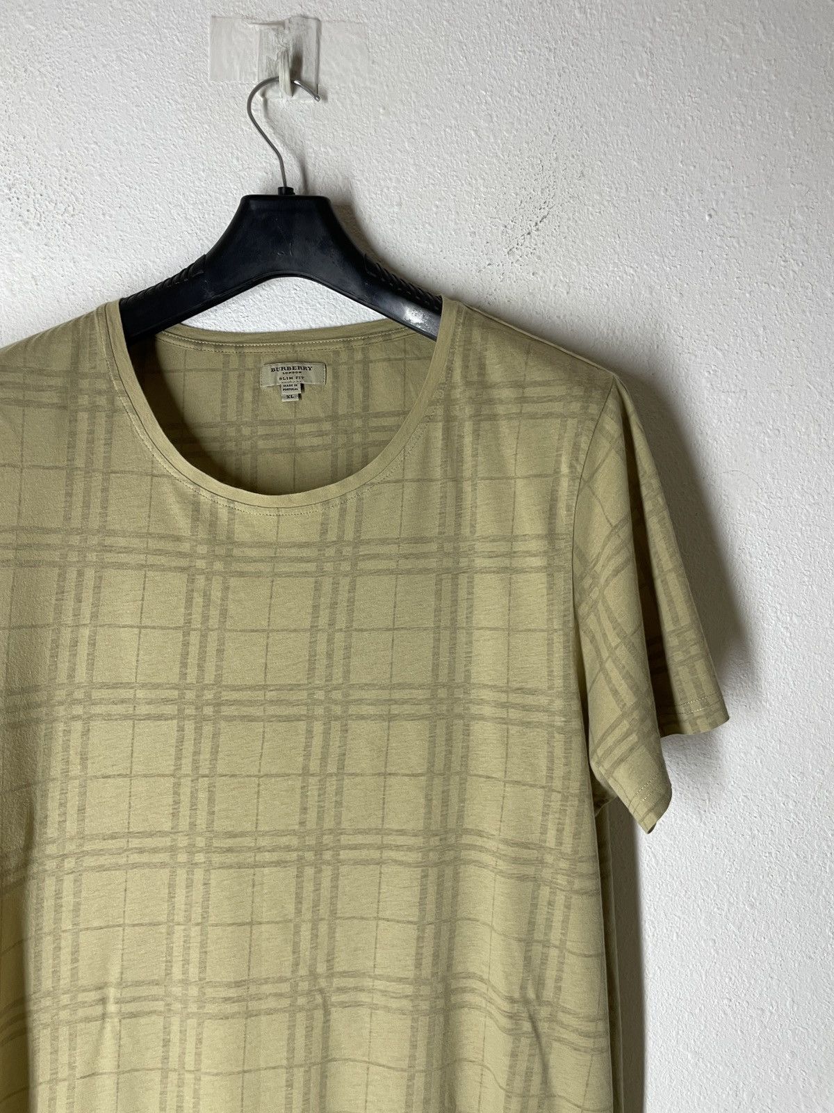 Burberry Vintage Burberry London Nova Check T Shirt Beige Size US XL / EU 56 / 4 - 6 Thumbnail