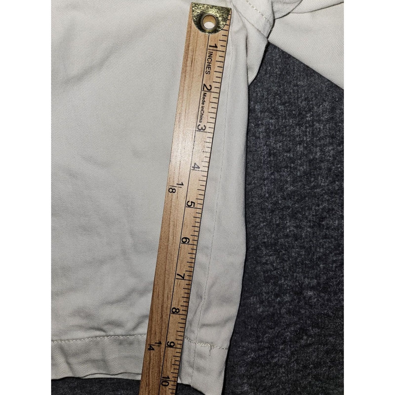 Old Navy VINTAGE Old Navy Shorts Mens 40 Beige Y2K Chino Casual 100% Cotton Flat Front Size US 40 / EU 56 - 6 Thumbnail