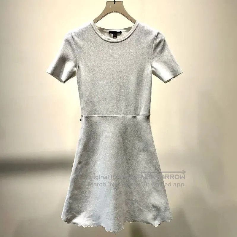 Louis Vuitton Louis Vuitton White Short. Size S / US 4 / IT 40 - 1 Thumbnail