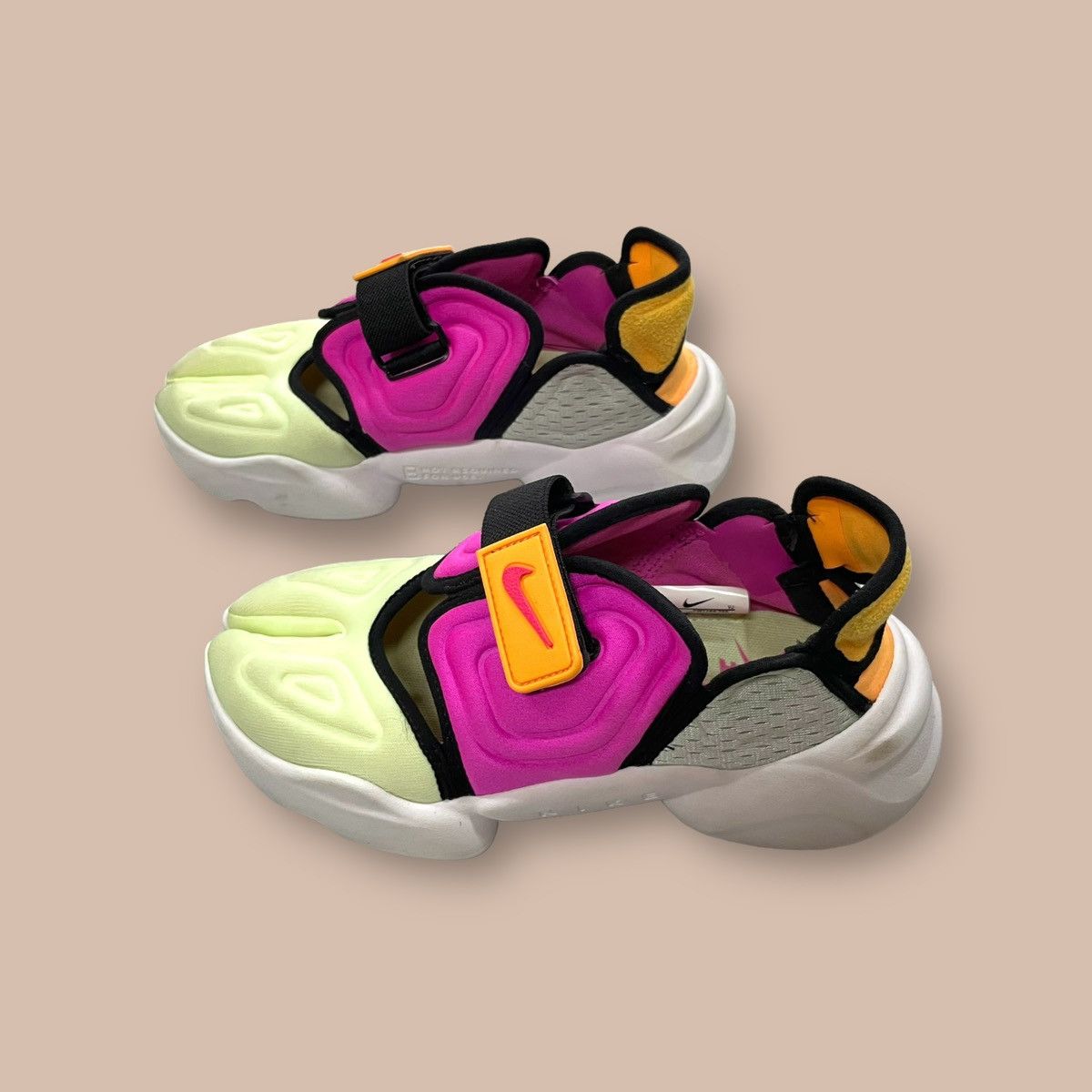 Wmns Nike Aqua Rift 'Volt Fuchsia'