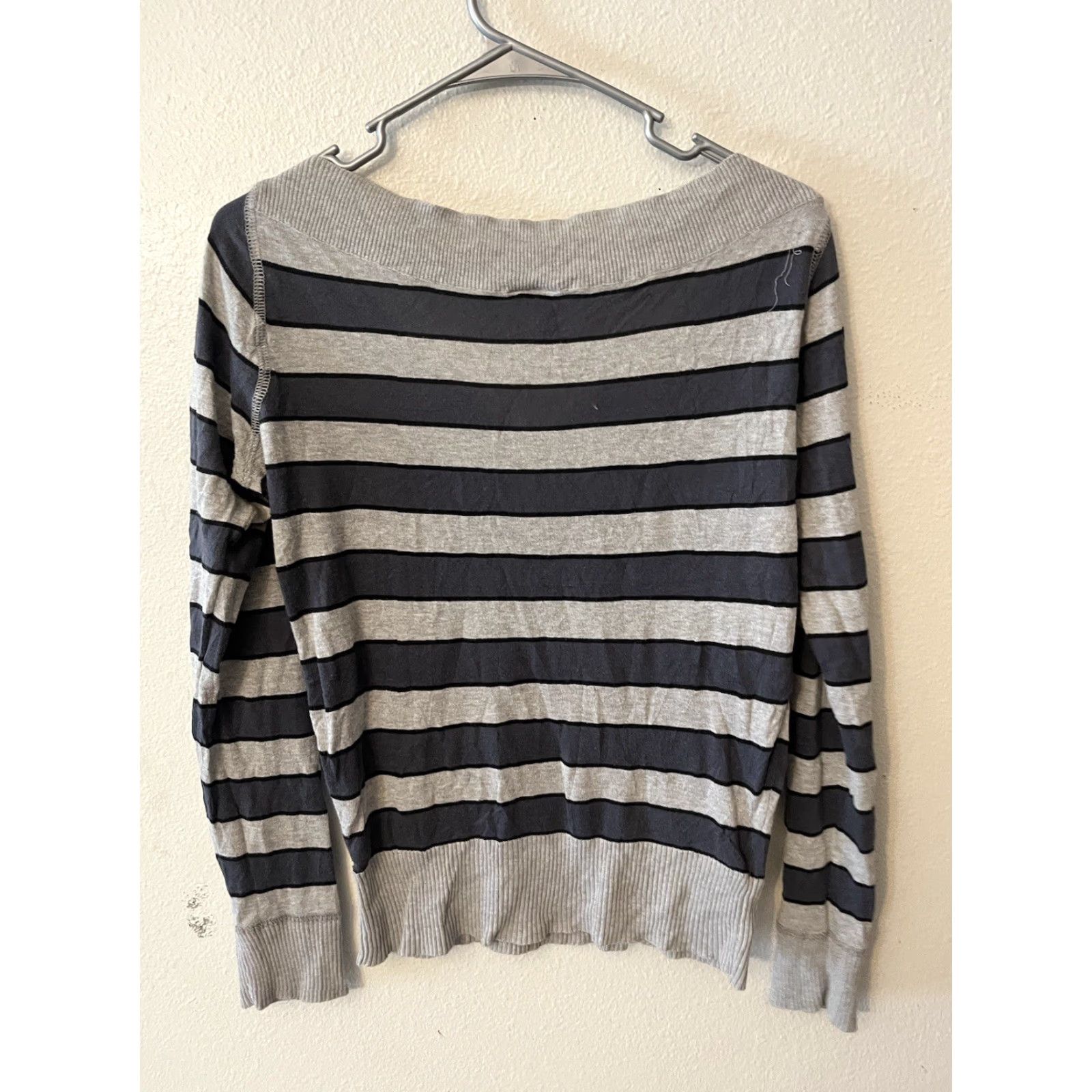 H&M VINTAGE H&M Divided V-Neck Sweater Shirt Women 10 Gray Striped Long Sleeve Pullover Knits 90s Data: Not applicable Size L / US 10 / IT 46 - 2 Thumbnail