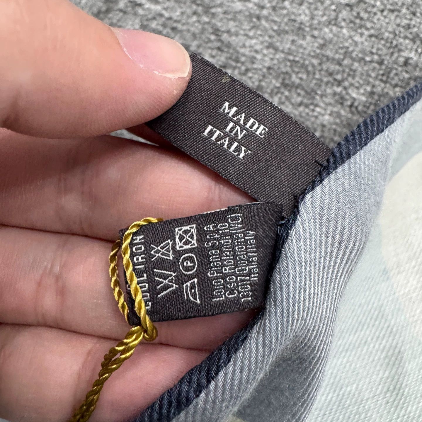 Loro Piana Loro Piana Graffiti Street Cashmere Scarf 118x118 BNWT Size ONE SIZE - 6 Thumbnail